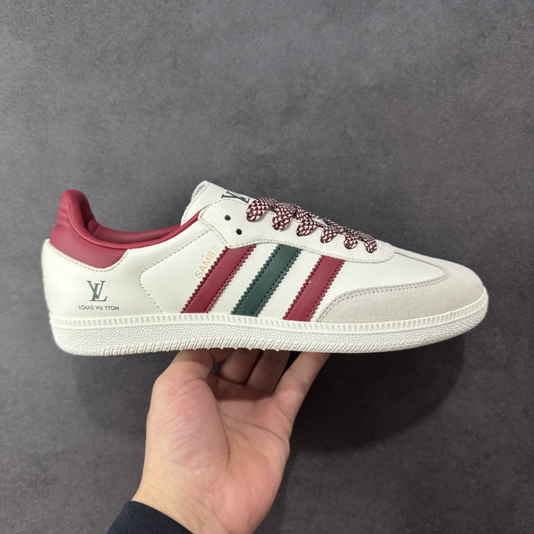 【定制版】adidas originals Samba OG x Louis Vuitton 灰红 桑巴舞系列复古经典轻便板鞋 此款以简约大方的造型设计 给人以随性休闲的时尚格调 穿着舒适轻便,运动灵活自如 满足日常个性穿搭 货号:GJ75801 尺码:36 36.5 37 38 38.5 39 40 40.5 41 42 42.5 43 44 44.5 45-选品中心