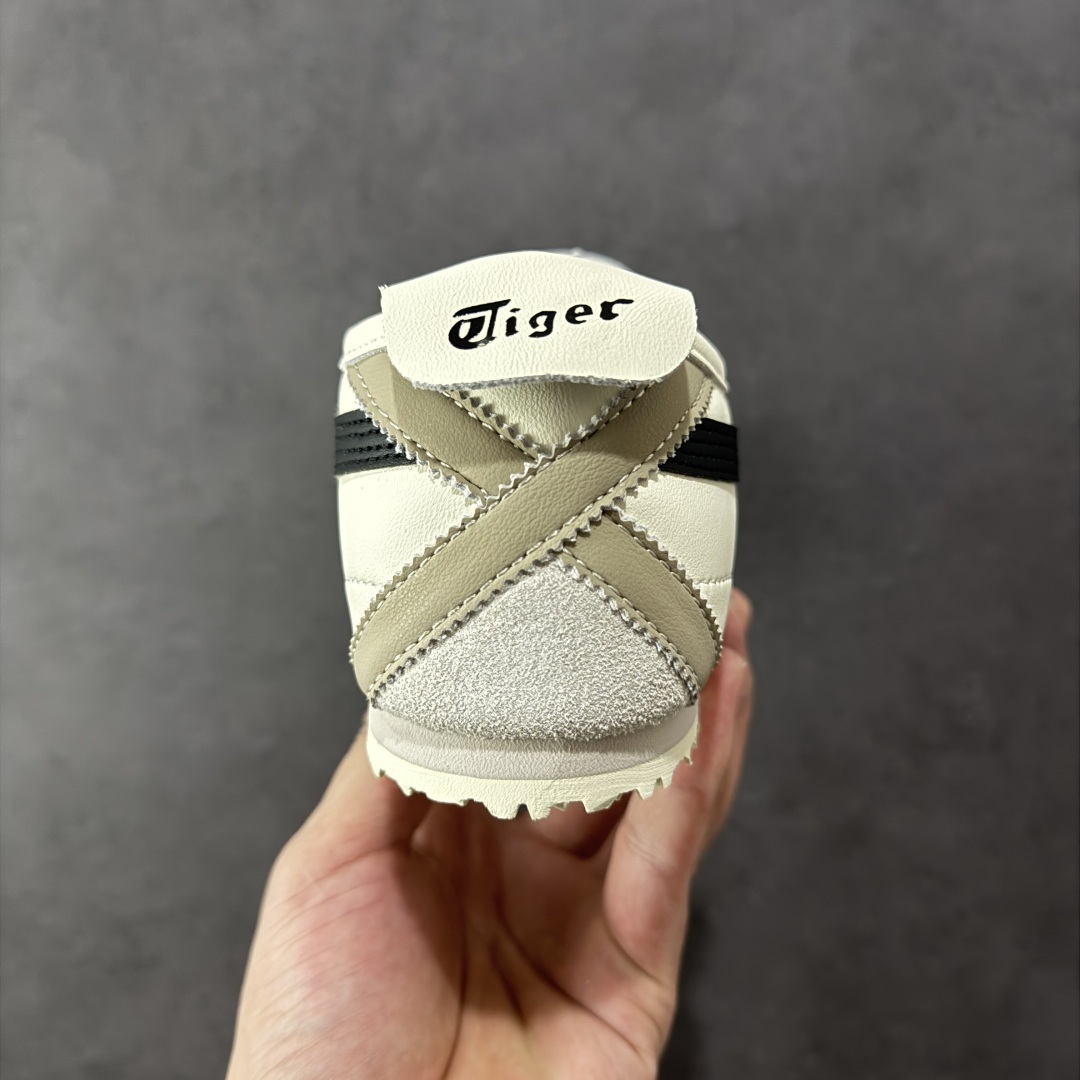 图片[4]-【公司级】Asics Onitsuka Tiger MEXICO 66 亚瑟士鬼冢虎复古经典板鞋 头层材料 质感柔软度满分 长期生产补货永不断码 超成熟稳定的做工品控 原装全套纸板楦头开发 原汁原味 完美呈现版型 私模正确鞋底咬花纹路 一比一鞋头弧度高度鞋身弧度 绝不口嗨 细节品控鞋型随意秒杀市面 原档咬花纹路私模大底 一个单元有六个三角形 总体形拼接呈现花瓣状 官方四联吊牌 原装Ortholite轻量化鞋垫 原盒原配 质保卡 说明书 钢印防尘纸 纸板中底带钢印 乳胶组合鞋垫 支持全方位的对比专柜 产品从款式颜色造型上体现出追求舒适和细节的完美 鞋类更是推崇手工制作的严谨与完美 融舒适性与可穿性的设计风格 注重细节的完美和别致魅力 既保持稳重 又不失轻松的时尚感 尺码：36 37 37.5 38 39 39.5 40 40.5 41.5 42 42.5 43.5 44 45 46-选品中心