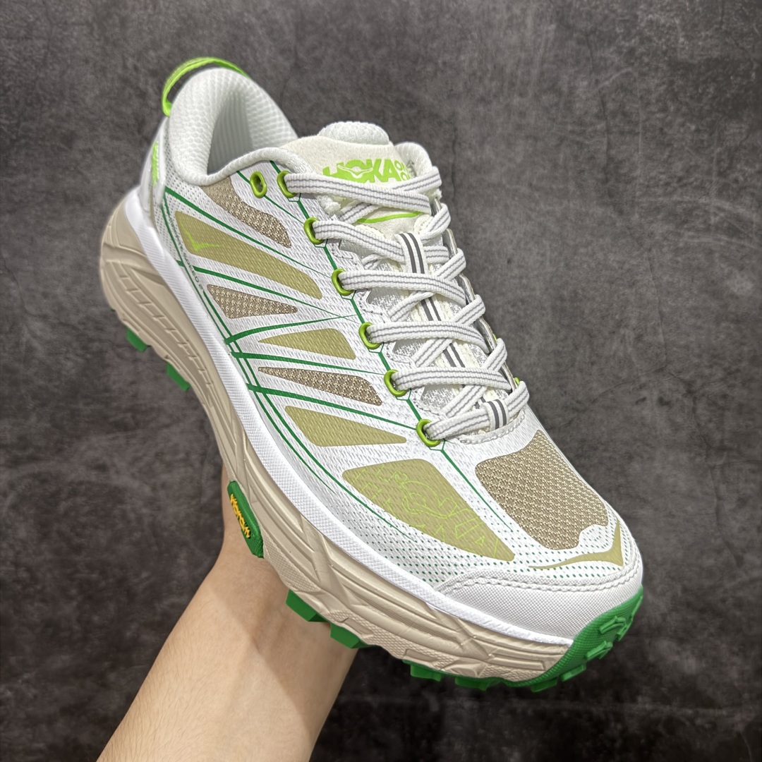 图片[3]-【公司级】HOKA ONE ONE Mafate Speed 2 Low 玛法特2代系列低帮轻量户外越野休闲运动慢跑鞋 HOKA ONE ONE 最近推出了一个胶囊系列 Origin Story 这个系列里的 Mafate Speed 2 可以说让我日思夜想有一阵子了 最近终于拔草 让我来分享一下这双也是上脚赞到爆的越野跑鞋吧 以阿尔卑斯山脉作为主题将亮黄色与蓝色调覆盖在这经典轮廓之上 配色的呈现效果相当亮眼 以至于很多人买这个配色是用来日常搭配的 鞋面采用超轻的无缝架构 轻薄的TPU贴在透气的鞋面材料上 减轻重量同时也保证了支撑性 鞋底则采用滚动平衡技术 引导跑者回归自然步态 祖传的神奇EVA材质中底依旧是一如既往地表现优秀 能提供充足的缓震 作为HOKA家的越野跑鞋 VIBRAM 橡胶大底也是必不可少的 即便在复杂湿滑的地形 依旧能有良好的抓地力及稳定性 鞋带采用了弹性不易松脱的扁宽弹性鞋带 前掌与中掌部分也进行了加宽 也更加适合亚洲人的脚型 是一款十分全面且足够强悍的户外硬核越野鞋 而这双极其亮眼的越野跑鞋恰好又是在江山一百中参赛的UTMB冠军 Ludovic POMMERET 夺冠时穿着的战靴 这就让它变得更加有吸引力了 用来日常搭配的话短裤是基本不挑 长裤我个人推荐阔腿裤 工装裤以及各种长筒牛仔裤都可以 尺码：36 36.5 37.5 38 38.5 39 40 40.5 41 42 42.5 43 44 44.5 45-选品中心