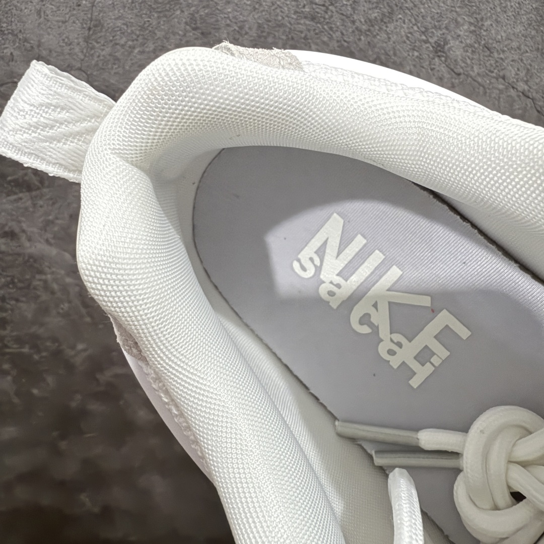 图片[8]-【纯原神版】Sacai x Nike Zegamadome SP 联名款 机能风休闲运动鞋 HQ8618-100 原楦原纸板 同步原厂生产工艺流程 网纱、皮料、swhoosh材料百分百原厂匹配 支持全方位对比发售原鞋 原厂纸板开发 双钩距离精准对位 鞋头包边宽度一致 吊打一切市面纯原版本 原盒配件齐全 纸板中底钢印齐全 原厂钢印墨水 尺码：36 36.5 37.5 38 38.5 39 40 40.5 41 42 42.5 43 44 44.5 45 46 编码： DZD300320-选品中心