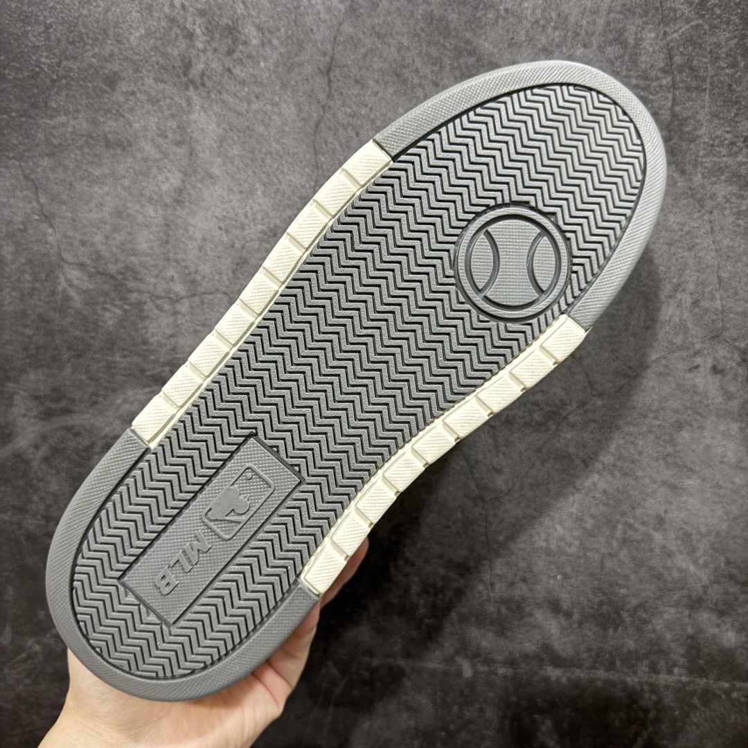 图片[9]-【纯原版】韩国洋基队NY大标潮流老爹鞋 MLB小白鞋市面上唯一顶级纯原版本 原材料打造 原楦原档案数据开发版型 完美鞋头弧度/后套收口效果🆚市面文案版本‼️ 原厂立体填充鞋舌海绵 中底注胶孔原数据开发模具大底 原厂转印标 保证不掉字 内增高6cm 原厂1：1模具开发 原厂进口纳米材质 原厂 全套手提袋 原盒雷射防伪标包装 天猫订单品质 官网尺码35 36 36.5 37.5 38 38.5 39 40 40.5 41 42 42.5 43 44 44.5 45-选品中心