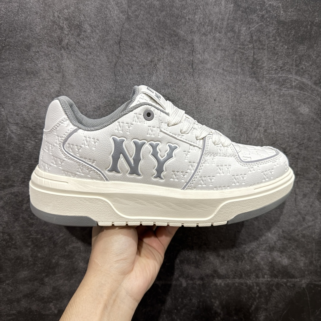 【纯原版】韩国洋基队NY大标潮流老爹鞋 MLB小白鞋市面上唯一顶级纯原版本 原材料打造 原楦原档案数据开发版型 完美鞋头弧度/后套收口效果🆚市面文案版本‼️ 原厂立体填充鞋舌海绵 中底注胶孔原数据开发模具大底 原厂转印标 保证不掉字 内增高6cm 原厂1:1模具开发 原厂进口纳米材质 原厂 全套手提袋 原盒雷射防伪标包装 天猫订单品质 官网尺码35 36 36.5 37.5 38 38.5 39 40 40.5 41 42 42.5 43 44 44.5 45-选品中心
