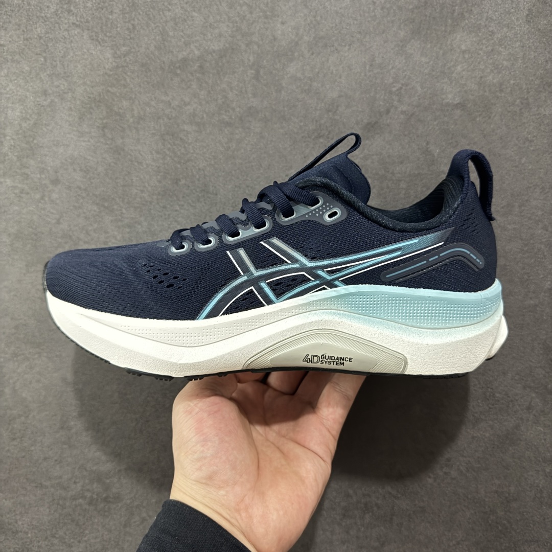 图片[2]-【公司级】Asics Gel-Kayano 32 亚瑟士卡亚诺32代低帮专业有氧超轻量休闲运动全能慢跑鞋 全球知名运动品牌ASICS正式推出新款GEL-KAYANO 32跑鞋，旨在通过全新稳定结构以提升产品可适性，满足跑者的足部稳定需求，让每一位跑者从起跑到结束都能够感受到焕然一新的稳定性与舒适性，从而帮助更多人找到身心平衡，获得自在舒适的健康生活方式。秉持着ASICS亚瑟士的设计哲学，全新一代GEL-KAYANO 32应运而生。为进一步升级产品的稳定性，GEL-KAYANO 采用了全新4D引导系统，通过内侧稳定装置提升可适性，满足足部稳定需求，帮助足弓迅速返回到平衡位置。作为基于生物力学研究打造的全新稳定结构，4D引导系统不仅提升了跑鞋对双脚的支撑性，它还将人体不同的运动状态纳入设计考量，帮助跑者在多种跑动强度下获得充足的稳定性和理想的舒适度。 尺码： 40 40.5 41.5 42 42.5 43.5 44 44.5 45-选品中心