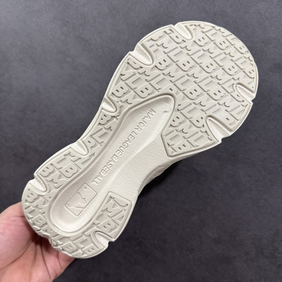 图片[9]-【纯原版】MLB棒球联盟网红老爹鞋 韩国洋基队NY大标潮流老爹鞋凉鞋 沙滩鞋 原楦原档案数据开发版型 完美鞋头弧度/后套收口效果🆚市面文案版本‼️ 原厂立体填充鞋舌海绵 中底注胶孔原数据开发模具大底原厂转印标 市面上唯一纯原版本 原材料打造 内增高6cm 原厂1：1模具开发 原厂进口纳米材质 原厂 全套手提袋 原盒雷射防伪标包装 天猫订单品质 官网尺码35 36 36.5 37.5 38 38.5 39 40 40.5 41 42 42.5 43 44 45-选品中心