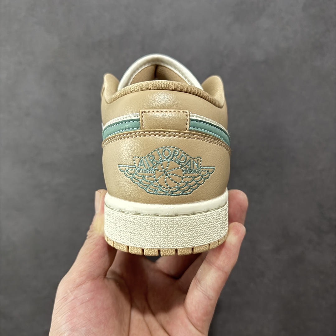 图片[4]-【K版】Air Jordan AJ1 Low 低帮 卡其绿 DC0774-130 全新流水线出品 市场第二梯队最强版 全部原鞋开发 原楦原纸板开发 全鞋电脑针车 原厂内置全掌气垫 原盒内在原标 唯一Zp原版鞋带绑法 免检产品 全新2022版型 全头层皮料 完美零毛边处理 原厂配置全掌气垫 价格定位良心 新配色陆续出货 尺码：36 36.5 37.5 38 38.5 39 40 40.5 41 42 42.5 43 44 44.5 45 46-选品中心