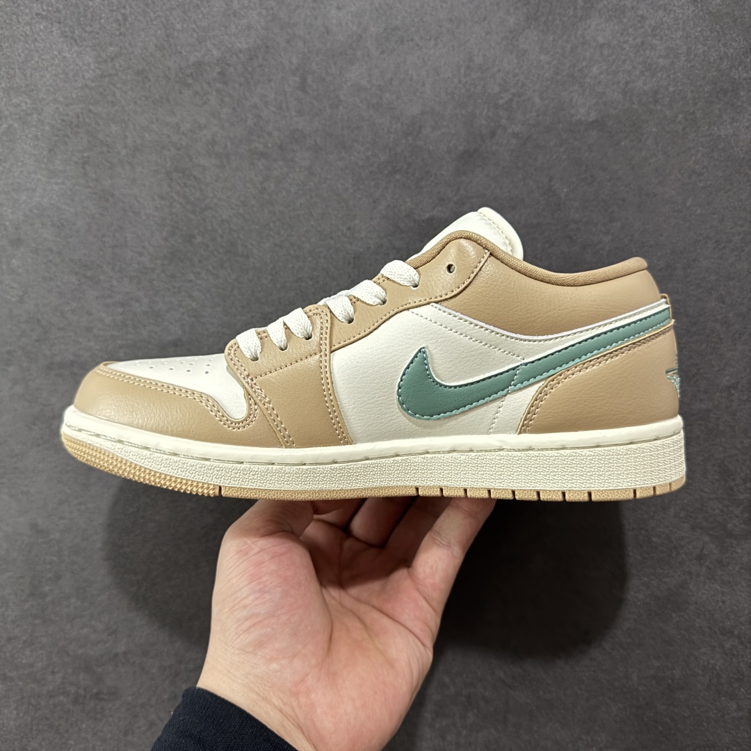 图片[2]-【K版】Air Jordan AJ1 Low 低帮 卡其绿 DC0774-130 全新流水线出品 市场第二梯队最强版 全部原鞋开发 原楦原纸板开发 全鞋电脑针车 原厂内置全掌气垫 原盒内在原标 唯一Zp原版鞋带绑法 免检产品 全新2022版型 全头层皮料 完美零毛边处理 原厂配置全掌气垫 价格定位良心 新配色陆续出货 尺码：36 36.5 37.5 38 38.5 39 40 40.5 41 42 42.5 43 44 44.5 45 46-选品中心