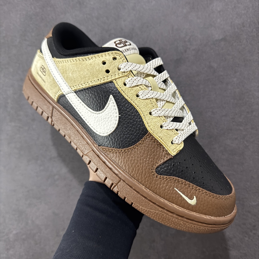 图片[3]-【定制版】Nike SB Dunk Low “巴黎世家联名—米白黑棕”高端定制 低帮休闲板鞋 定制鞋盒 大厂纯原品质出货 超高清洁度 皮料切割干净无任何毛边 细节完美 货号：FX1588-313 尺码：36 36.5 37.5 38 38.5 39 40 40.5 41 42 42.5 43 44 44.5 45 编码：QFB310320-选品中心