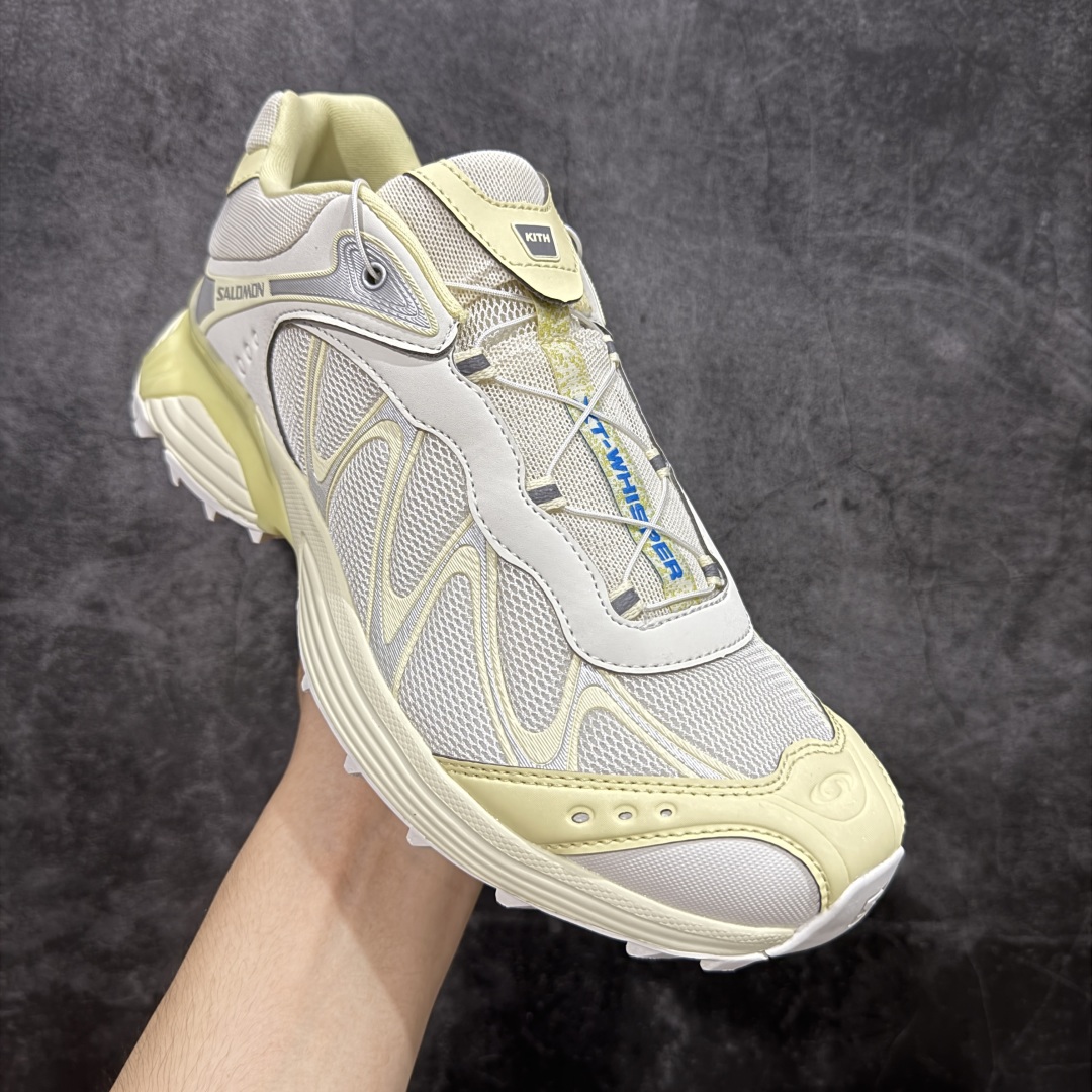 图片[3]-【666版本】SALOMON 萨洛蒙 XT-WHISPER x Kith联名 舒适百搭耐磨轻便低帮 休闲越野训练城市通勤跑步鞋 男女同款 米黄色 纯原外贸平台特供订单 耗时半年巨作 #全套原纸板楦头开发 #原厂特供网布配套加持 #确保原汁原味 完美呈现版型 #原档数据独家私模五层组合大底 #男女鞋同步官方开发至46 #原装Ortholite轻量化鞋垫 #中底布带钢印编号 原厂TPU锁扣 #进口港宝加持 后跟自然饱满 还原公司包裹性 #鞋面采用SENSIFT贴合技术 #全方位贴合包裹脚型 #鞋跟部鞋底牵引设计 #提供强大的抓地性能 #更适应野外崎岖不平的道路 #基于 SALOMON 初代 XT 鞋身造型并搭载 4D ADVANCED CHASSIS™ 大底打造而成 为这款 XT-WHISPER 带来了多项足部控制与保护等功能性 如在运动过程中控制左右晃动的过程而提高稳定性、改善长途越野过程中足中到足尖的过渡、提高感知岩石的精确度以抵抗尖锐物体对脚底的伤害以及采用动态缓冲来增强穿着舒适感 从而减轻疲劳感 使 XT-WHISPER 成为一双舒适且安全的户外之履 货号：479050 尺码：36 36.5 37.5 38 38.5 39 40 40.5 41 42 42.5 43 44 45 46-选品中心