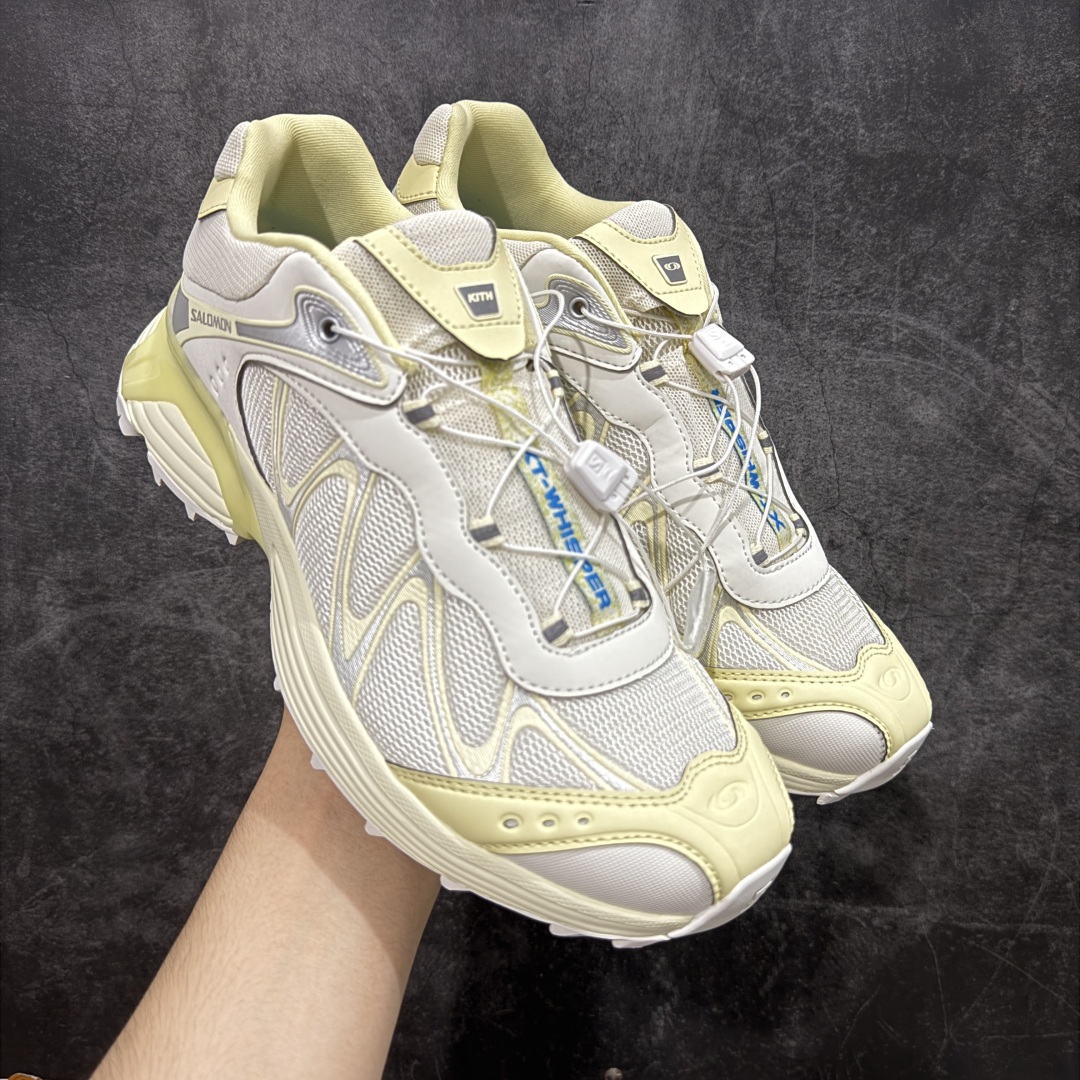 【666版本】SALOMON 萨洛蒙 XT-WHISPER x Kith联名 舒适百搭耐磨轻便低帮 休闲越野训练城市通勤跑步鞋 男女同款 米黄色 纯原外贸平台特供订单 耗时半年巨作 #全套原纸板楦头开发 #原厂特供网布配套加持 #确保原汁原味 完美呈现版型 #原档数据独家私模五层组合大底 #男女鞋同步官方开发至46 #原装Ortholite轻量化鞋垫 #中底布带钢印编号 原厂TPU锁扣 #进口港宝加持 后跟自然饱满 还原公司包裹性 #鞋面采用SENSIFT贴合技术 #全方位贴合包裹脚型 #鞋跟部鞋底牵引设计 #提供强大的抓地性能 #更适应野外崎岖不平的道路 #基于 SALOMON 初代 XT 鞋身造型并搭载 4D ADVANCED CHASSIS™ 大底打造而成 为这款 XT-WHISPER 带来了多项足部控制与保护等功能性 如在运动过程中控制左右晃动的过程而提高稳定性、改善长途越野过程中足中到足尖的过渡、提高感知岩石的精确度以抵抗尖锐物体对脚底的伤害以及采用动态缓冲来增强穿着舒适感 从而减轻疲劳感 使 XT-WHISPER 成为一双舒适且安全的户外之履 货号:479050 尺码:36 36.5 37.5 38 38.5 39 40 40.5 41 42 42.5 43 44 45 46-选品中心