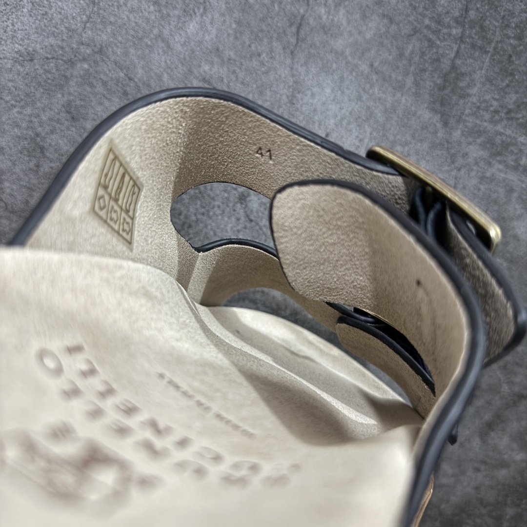 图片[8]-【佛山超a版】Brunello Cucinelli，BC 2025ss新款拖鞋出货 黑色Logo二字麂皮凉拖，复古简约又不失时尚感，搭在任何穿搭上，都能轻松提升整体造型的精致度，每一步都走出随性自在 ，原版抽屉式包装，精致而大气i！ 面料：反毛皮 大底：超轻橡胶发泡 尺码：男款39-45-选品中心