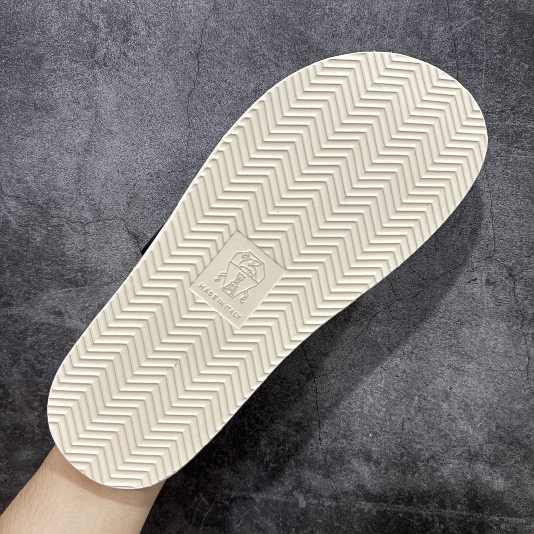 图片[9]-【佛山超a版】Brunello Cucinelli，BC 2025ss新款拖鞋出货 黑色Logo二字麂皮凉拖，复古简约又不失时尚感，搭在任何穿搭上，都能轻松提升整体造型的精致度，每一步都走出随性自在 ，原版抽屉式包装，精致而大气i！ 面料：反毛皮 大底：超轻橡胶发泡 尺码：男款39-45-选品中心