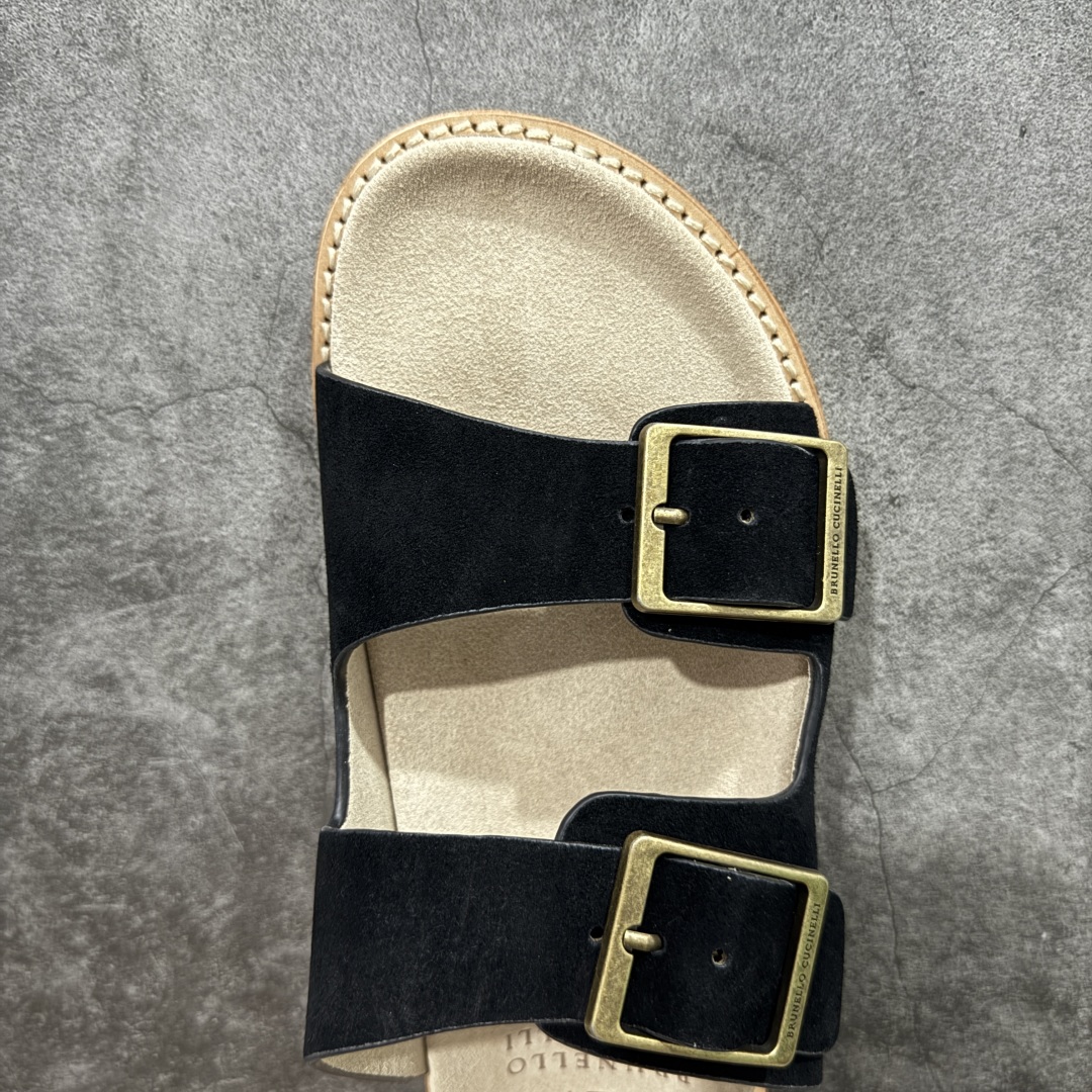 图片[5]-【佛山超a版】Brunello Cucinelli，BC 2025ss新款拖鞋出货 黑色Logo二字麂皮凉拖，复古简约又不失时尚感，搭在任何穿搭上，都能轻松提升整体造型的精致度，每一步都走出随性自在 ，原版抽屉式包装，精致而大气i！ 面料：反毛皮 大底：超轻橡胶发泡 尺码：男款39-45-选品中心