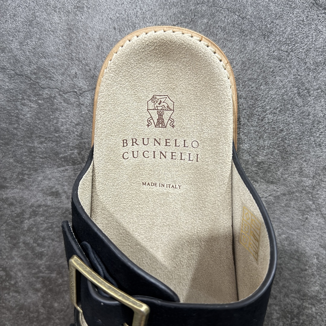 图片[7]-【佛山超a版】Brunello Cucinelli，BC 2025ss新款拖鞋出货 黑色Logo二字麂皮凉拖，复古简约又不失时尚感，搭在任何穿搭上，都能轻松提升整体造型的精致度，每一步都走出随性自在 ，原版抽屉式包装，精致而大气i！ 面料：反毛皮 大底：超轻橡胶发泡 尺码：男款39-45-选品中心