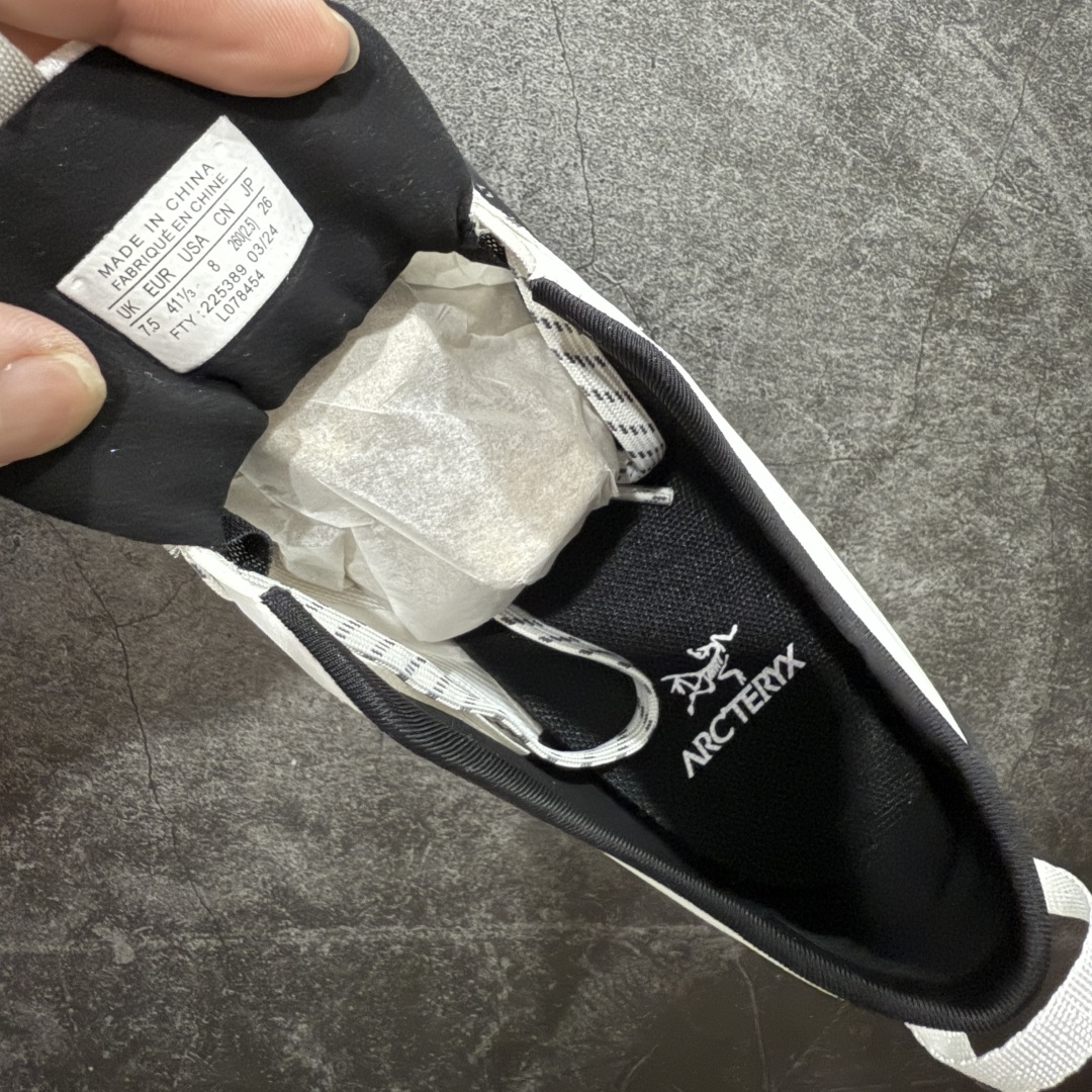 图片[7]-【莞产套盒版】ARC‘TERYX始祖鸟 KONSEAL LT 轻量 男女 登山鞋 夏季透气款 徒步 攀岩 徒步户外休闲鞋 莞产原单 代购指定版本 原数据开发 不掉标 正确高频字体 鸟爪细节完美 区别市场公版货 错误字体货 中底带钢印 礼盒装 男女码齐 带半码 上脚舒适轻便无负重感 四季百搭 始祖鸟 KONSEAL LT轻量户外鞋，这双鞋，不仅仅可以穿着逛街上班，更可以穿着徒步旅游甚至攀岩！说实话，没多少人真的会去攀岩，经我们试穿，这双鞋，日常穿也是非常舒服轻便！搭配日常的衣服完全不违和！结构中底TPU底盘，保护双脚。配置3D模具保护双脚+一体化系带系统，鞋面防撕裂网布、TPU保护膜和牛巴革合成面料，喜欢放心入！这种类型的鞋子咱们家超难得遇到一次，喜欢一定不要错过 尺码：36 36.5 37 38 38.5 39 40 40.5 41 42 42.5 43 44 44.5 45-选品中心