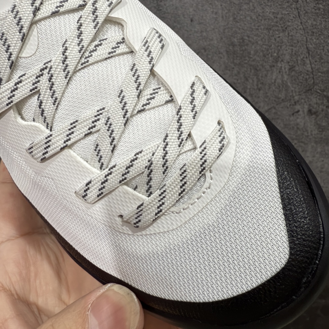 图片[5]-【莞产套盒版】ARC‘TERYX始祖鸟 KONSEAL LT 轻量 男女 登山鞋 夏季透气款 徒步 攀岩 徒步户外休闲鞋 莞产原单 代购指定版本 原数据开发 不掉标 正确高频字体 鸟爪细节完美 区别市场公版货 错误字体货 中底带钢印 礼盒装 男女码齐 带半码 上脚舒适轻便无负重感 四季百搭 始祖鸟 KONSEAL LT轻量户外鞋，这双鞋，不仅仅可以穿着逛街上班，更可以穿着徒步旅游甚至攀岩！说实话，没多少人真的会去攀岩，经我们试穿，这双鞋，日常穿也是非常舒服轻便！搭配日常的衣服完全不违和！结构中底TPU底盘，保护双脚。配置3D模具保护双脚+一体化系带系统，鞋面防撕裂网布、TPU保护膜和牛巴革合成面料，喜欢放心入！这种类型的鞋子咱们家超难得遇到一次，喜欢一定不要错过 尺码：36 36.5 37 38 38.5 39 40 40.5 41 42 42.5 43 44 44.5 45-选品中心