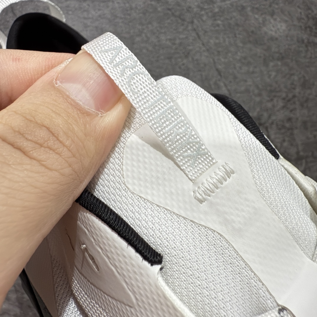 图片[6]-【莞产套盒版】ARC‘TERYX始祖鸟 KONSEAL LT 轻量 男女 登山鞋 夏季透气款 徒步 攀岩 徒步户外休闲鞋 莞产原单 代购指定版本 原数据开发 不掉标 正确高频字体 鸟爪细节完美 区别市场公版货 错误字体货 中底带钢印 礼盒装 男女码齐 带半码 上脚舒适轻便无负重感 四季百搭 始祖鸟 KONSEAL LT轻量户外鞋，这双鞋，不仅仅可以穿着逛街上班，更可以穿着徒步旅游甚至攀岩！说实话，没多少人真的会去攀岩，经我们试穿，这双鞋，日常穿也是非常舒服轻便！搭配日常的衣服完全不违和！结构中底TPU底盘，保护双脚。配置3D模具保护双脚+一体化系带系统，鞋面防撕裂网布、TPU保护膜和牛巴革合成面料，喜欢放心入！这种类型的鞋子咱们家超难得遇到一次，喜欢一定不要错过 尺码：36 36.5 37 38 38.5 39 40 40.5 41 42 42.5 43 44 44.5 45-选品中心