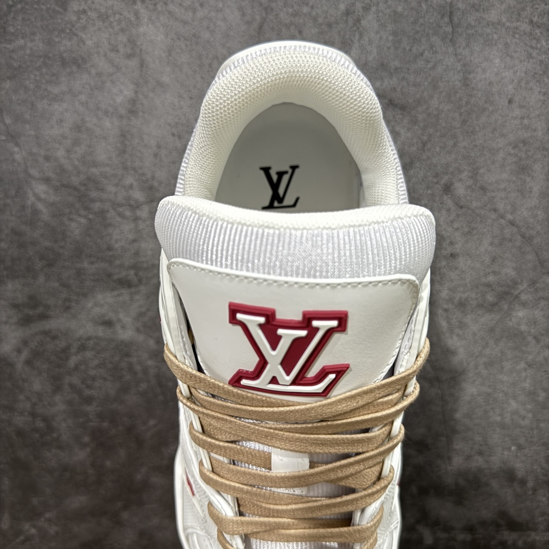 图片[8]-【HS纯原礼盒版福利】 LV Trainer系列高奢运动鞋 米白红 新款芯片顶级 潮人必备单品 同步ZP官网空胶工艺 鞋舌、挂饰均镶嵌NFC芯片感应装置 正确胶片断点式设计 中底正确还原原版油印字母比例 1：1原楦格板、楦头、刀磨全新升级！ 独家订制顶级压纹麂皮 原版开模TPU大底 质感原版一致 垫脚聚米微料加透气英伦网布 披靡市场任何版本！细节完美呈现！ 代购指定版本 全新升级最新双盒包装 扫码秒进官网！ 全套包装配件同比原版 尺码： 39-46-选品中心