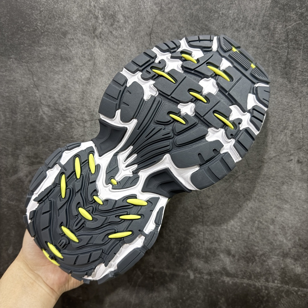 图片[9]-【纯原OK版本】Balenciaga 巴黎世家 6XL 复古老爹鞋 专柜同步包装 原装大盒 全套原纸板楦头开发 最原汁原味的灵魂版型 全鞋荧光划线卡点 胶水把控整洁度追求极致完美 每一双都是工艺品 多重QC质检 实实在在的免检产品 原盒原配 正确字体电绣 粗细、位置、大小正确 侧边TPU 透气孔匹配意产原版 正确分离大底 TPU软底 原版一致大底LOGO 立体感十足 尺码：35 36 37 38 39 40 41 42 43 44 45 46 偏大-选品中心