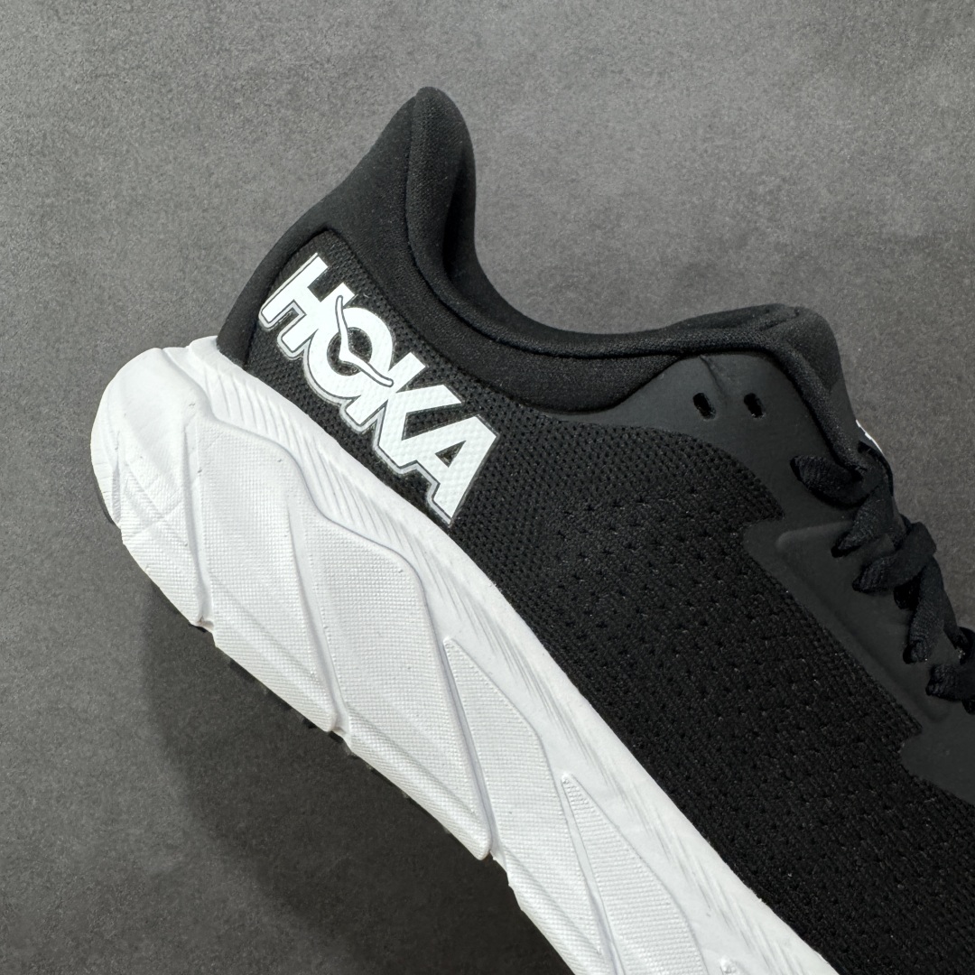图片[6]-【纯原版】HOKA ONE ONE M ARAHI 7 低帮专业越野跑步鞋 相较于前几代Mafate包裹感更好 跟Speedgoat(快速羚羊)系列比起来更加舒适 鞋底防滑性能在下坡的石板台阶和原始路面都有很好的表现 HOKA血统属性厚底设计 在快速下坡时起到缓震保护作用 减少重力给予脚踝、膝部、髋关节等处带来的冲击力 货号： 1147890/BWHT 尺码： 36-45 编码：AMB250260-选品中心