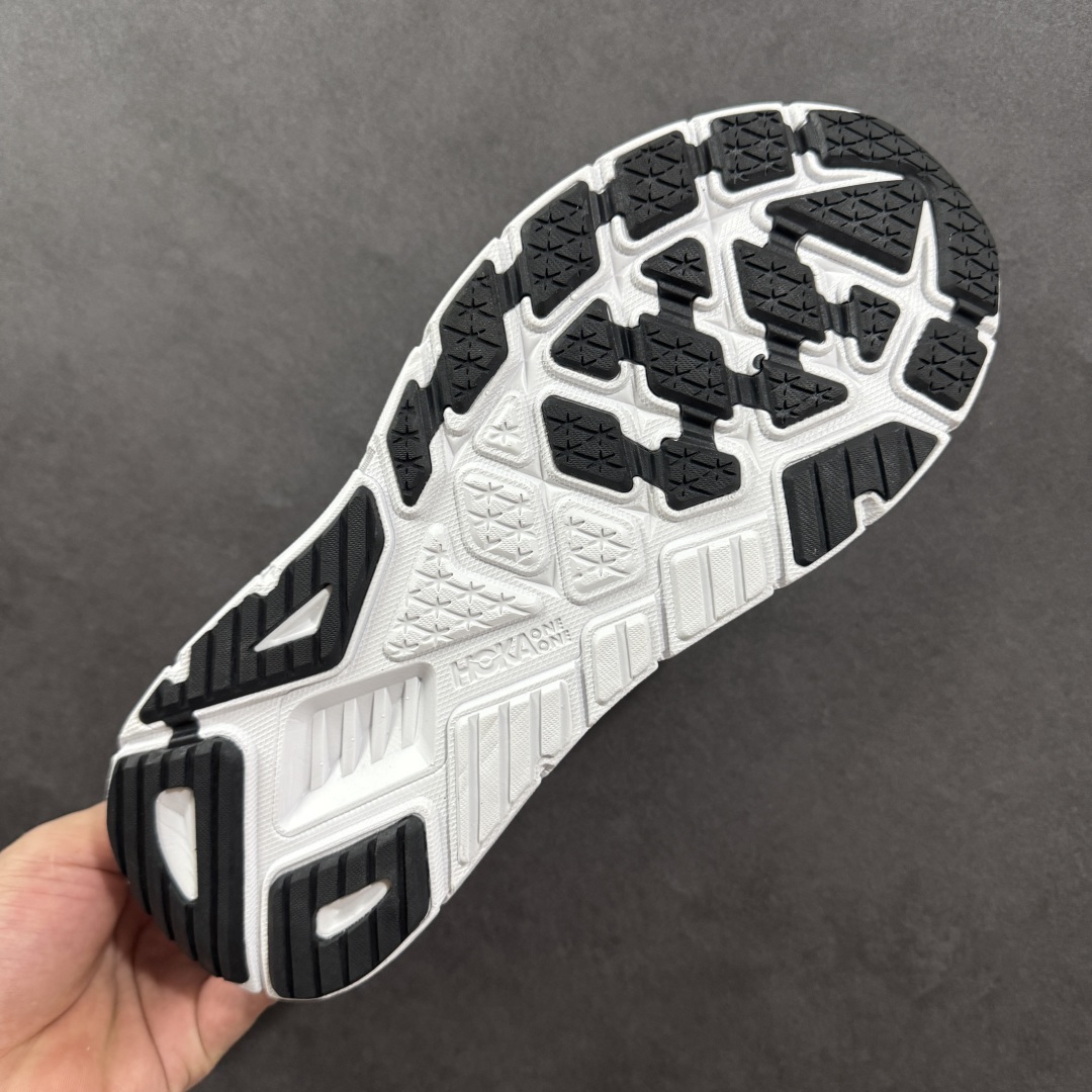 图片[9]-【纯原版】HOKA ONE ONE M ARAHI 7 低帮专业越野跑步鞋 相较于前几代Mafate包裹感更好 跟Speedgoat(快速羚羊)系列比起来更加舒适 鞋底防滑性能在下坡的石板台阶和原始路面都有很好的表现 HOKA血统属性厚底设计 在快速下坡时起到缓震保护作用 减少重力给予脚踝、膝部、髋关节等处带来的冲击力 货号： 1147890/BWHT 尺码： 36-45 编码：AMB250260-选品中心