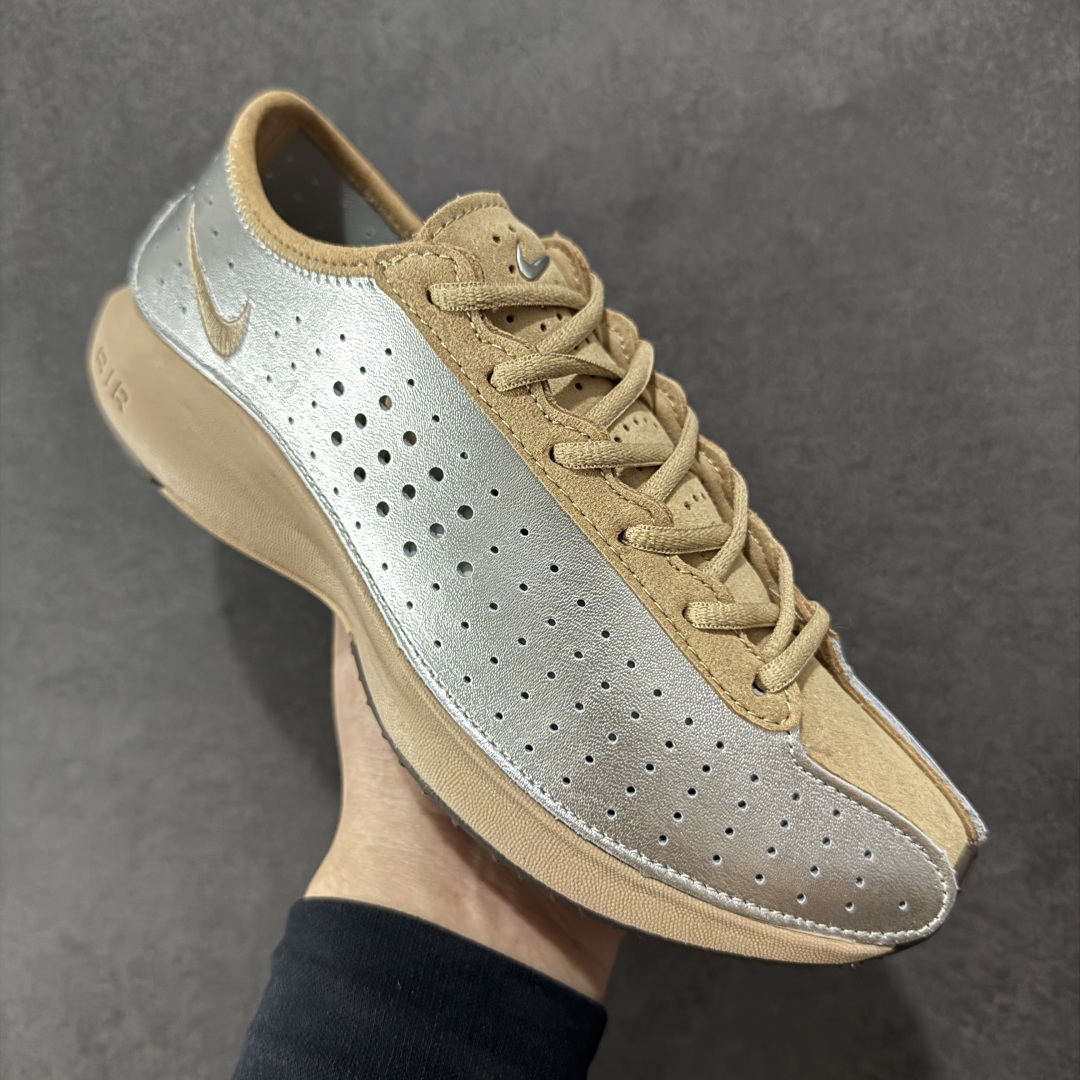 图片[3]-【公司H版】Nike Air Superfly 舒适百搭防滑耐磨 低帮跑步鞋 女款 黑银色 IB5824-200 市场首发版本出货 原版开发 黑银配色超酷，未来感拉满 鞋很轻盈，鞋型偏窄 可以选择大一码，显的脚长一些 可盐可甜 颜值在线 春夏百搭款 尺码：35.5 36 36.5 37 38 38.5 39 40-选品中心