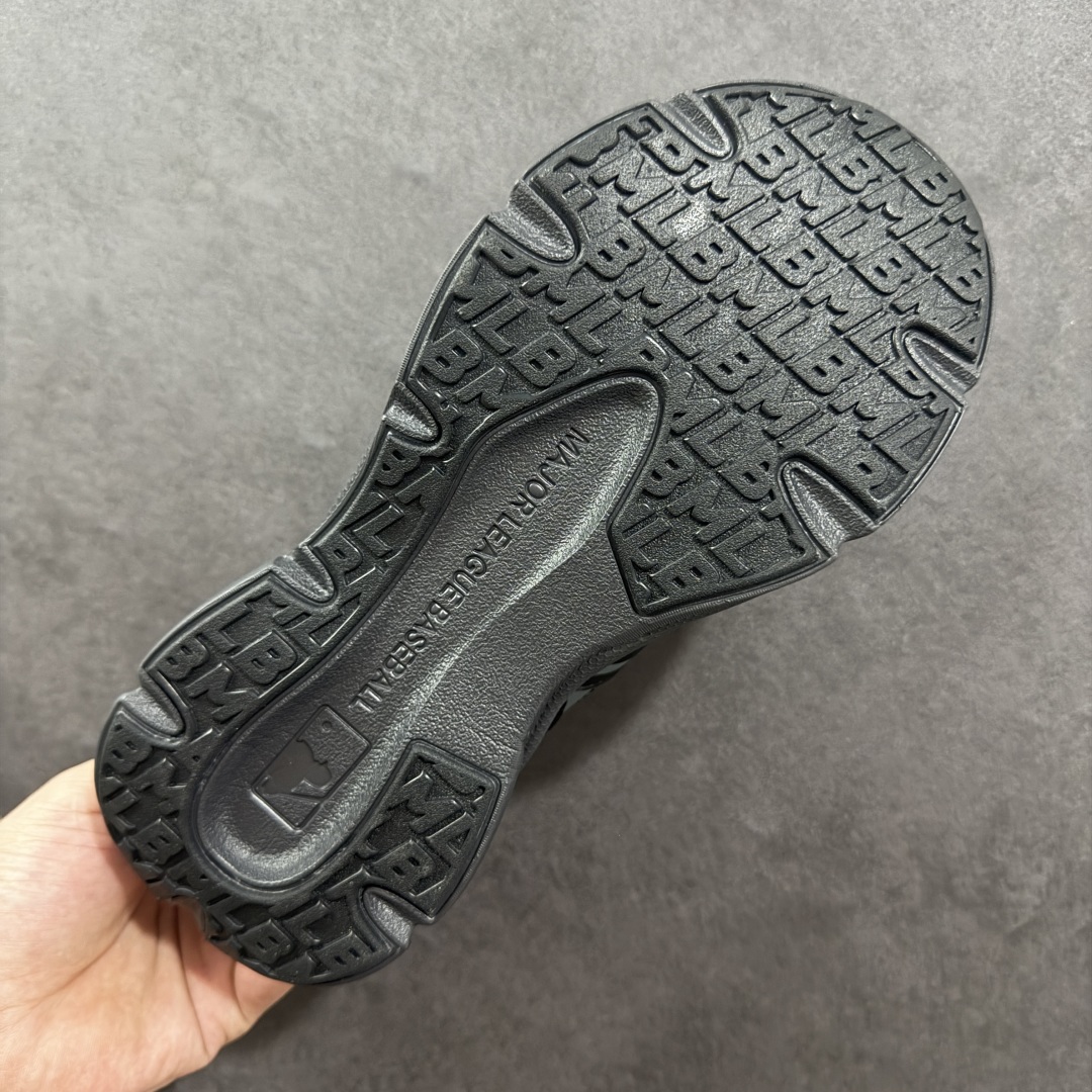 图片[9]-【纯原版】MLB棒球联盟网红老爹鞋 韩国洋基队NY大标潮流老爹鞋凉鞋 沙滩鞋 原楦原档案数据开发版型 完美鞋头弧度/后套收口效果🆚市面文案版本‼️ 原厂立体填充鞋舌海绵 中底注胶孔原数据开发模具大底原厂转印标 市面上唯一纯原版本 原材料打造 内增高6cm 原厂1：1模具开发 原厂进口纳米材质 原厂 全套手提袋 原盒雷射防伪标包装 天猫订单品质 官网尺码35 36 36.5 37.5 38 38.5 39 40 40.5 41 42 42.5 43 44 45-选品中心