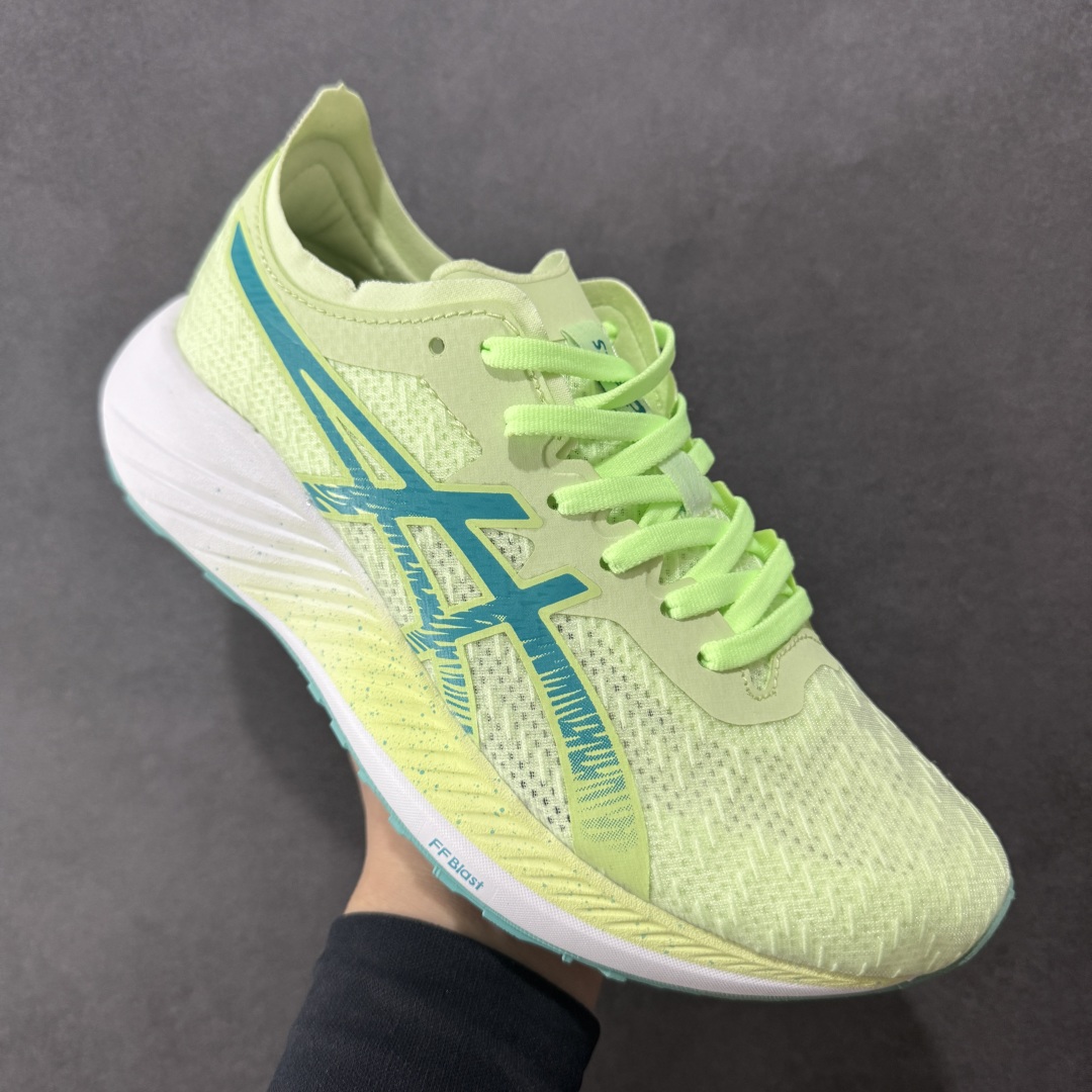 图片[3]-【K8版】Asics Magic Speed 1.0 舒适透气 低帮跑步鞋 这款Magic Speed跑鞋使用了亚瑟士的多项跑鞋科技，中底为2020年才出现在大众视野的FF Blast，这款中底为EVA和OBC混合发泡而来，相比之前的Flytefoam中底，这款材料在缓震和回弹性能上的表现更好，更加软弹。在中底前掌位置内嵌了不对称的碳板结构，这个碳板不是为了推进的目的，而是让前掌不要形变，维持前掌弧度，保证GuideSole科技在跑步过程中发挥作用。 尺码：40 40.5 41.5 42 42.5 43.5 44 45 编码：YBB210220-选品中心