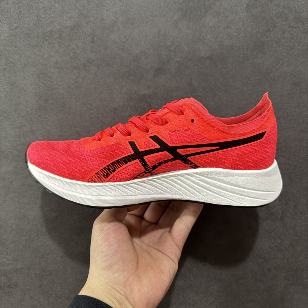 图片[2]-【K8版】Asics Magic Speed 1.0 舒适透气 低帮跑步鞋 这款Magic Speed跑鞋使用了亚瑟士的多项跑鞋科技，中底为2020年才出现在大众视野的FF Blast，这款中底为EVA和OBC混合发泡而来，相比之前的Flytefoam中底，这款材料在缓震和回弹性能上的表现更好，更加软弹。在中底前掌位置内嵌了不对称的碳板结构，这个碳板不是为了推进的目的，而是让前掌不要形变，维持前掌弧度，保证GuideSole科技在跑步过程中发挥作用。 尺码：40 40.5 41.5 42 42.5 43.5 44 45 编码：YBB210220-选品中心