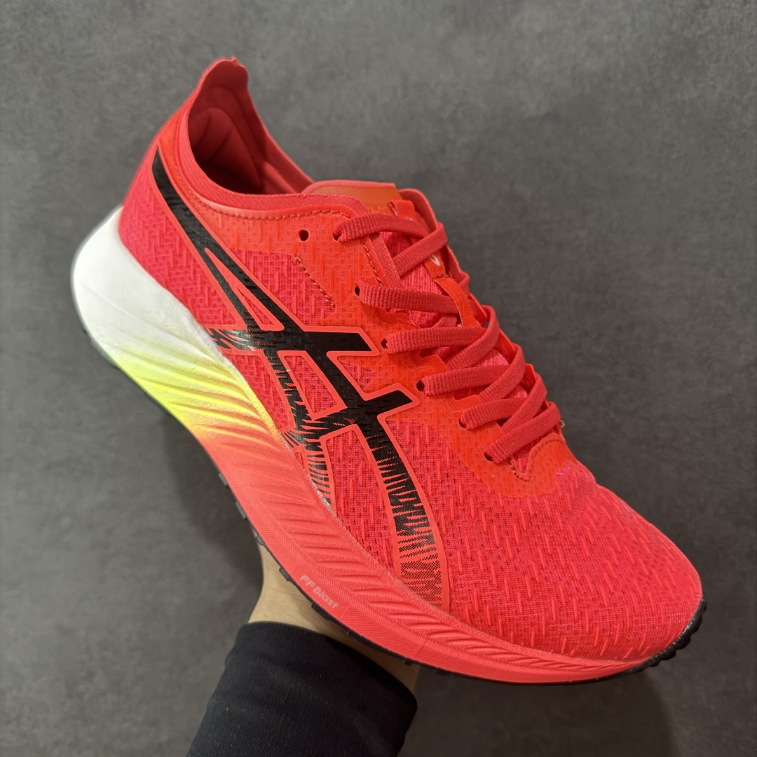 图片[3]-【K8版】Asics Magic Speed 1.0 舒适透气 低帮跑步鞋 这款Magic Speed跑鞋使用了亚瑟士的多项跑鞋科技，中底为2020年才出现在大众视野的FF Blast，这款中底为EVA和OBC混合发泡而来，相比之前的Flytefoam中底，这款材料在缓震和回弹性能上的表现更好，更加软弹。在中底前掌位置内嵌了不对称的碳板结构，这个碳板不是为了推进的目的，而是让前掌不要形变，维持前掌弧度，保证GuideSole科技在跑步过程中发挥作用。 尺码：40 40.5 41.5 42 42.5 43.5 44 45 编码：YBB210220-选品中心