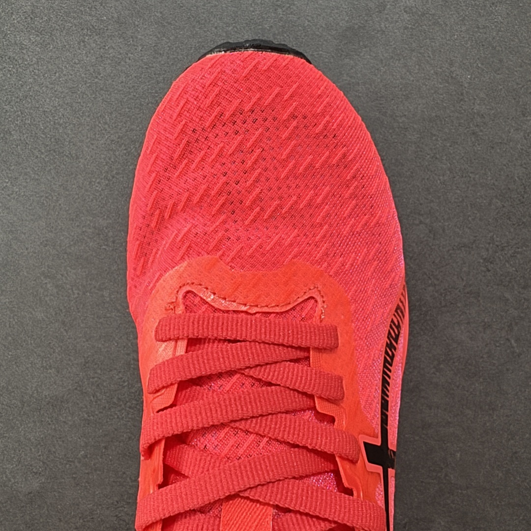 图片[8]-【K8版】Asics Magic Speed 1.0 舒适透气 低帮跑步鞋 这款Magic Speed跑鞋使用了亚瑟士的多项跑鞋科技，中底为2020年才出现在大众视野的FF Blast，这款中底为EVA和OBC混合发泡而来，相比之前的Flytefoam中底，这款材料在缓震和回弹性能上的表现更好，更加软弹。在中底前掌位置内嵌了不对称的碳板结构，这个碳板不是为了推进的目的，而是让前掌不要形变，维持前掌弧度，保证GuideSole科技在跑步过程中发挥作用。 尺码：40 40.5 41.5 42 42.5 43.5 44 45 编码：YBB210220-选品中心