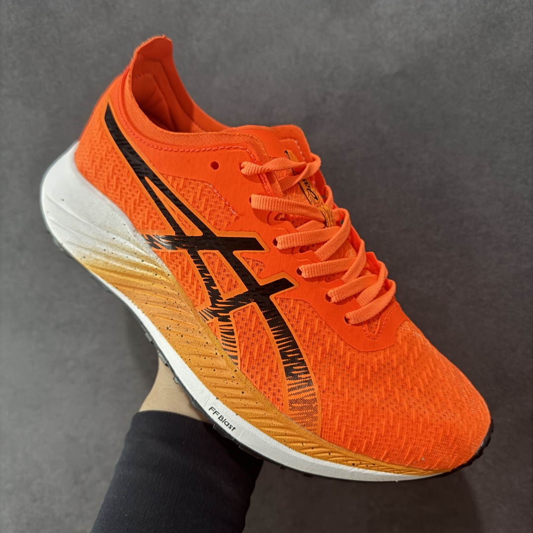 图片[3]-【K8版】Asics Magic Speed 1.0 舒适透气 低帮跑步鞋 这款Magic Speed跑鞋使用了亚瑟士的多项跑鞋科技，中底为2020年才出现在大众视野的FF Blast，这款中底为EVA和OBC混合发泡而来，相比之前的Flytefoam中底，这款材料在缓震和回弹性能上的表现更好，更加软弹。在中底前掌位置内嵌了不对称的碳板结构，这个碳板不是为了推进的目的，而是让前掌不要形变，维持前掌弧度，保证GuideSole科技在跑步过程中发挥作用。 尺码：40 40.5 41.5 42 42.5 43.5 44 45 编码：YBB210220-选品中心