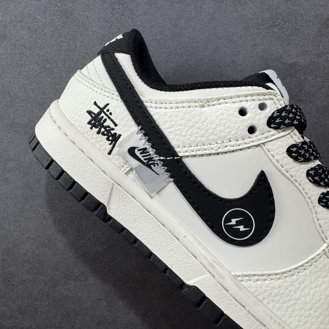 图片[6]-【定制版】Nike SB Dunk Low 斯图西联名 闪电米黑 高端定制 低帮休闲板鞋 QW5836-018  #定制鞋盒 大厂纯原品质出货 超高清洁度 皮料切割干净无任何毛边 细节完美   尺码：36 36.5 37.5 38 38.5 39 40 40.5 41 42 42.5 43 44 44.5 45-选品中心