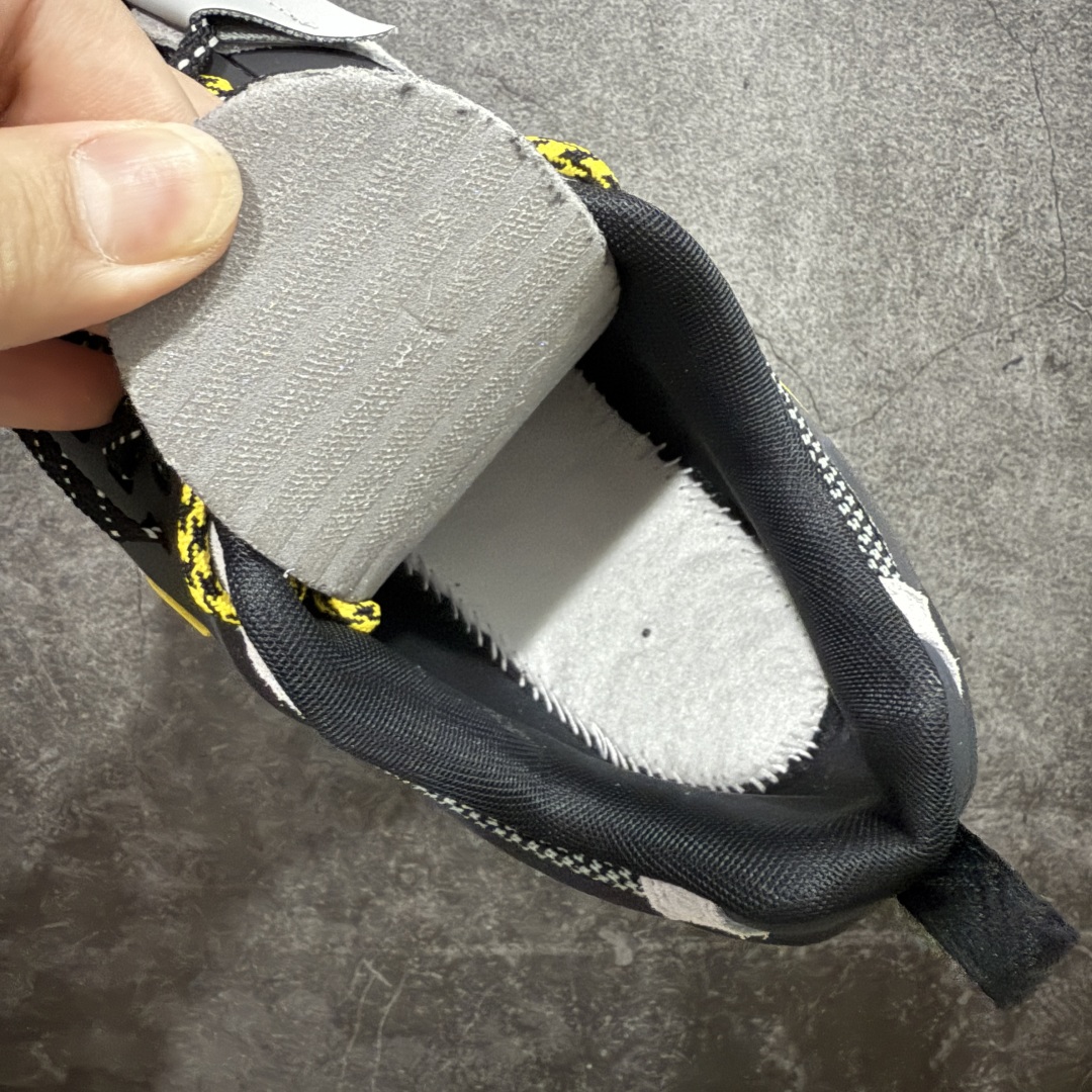 图片[9]-【纯原神版】Sacai x Nike Zegamadome SP 联名款 机能风休闲运动鞋 HQ8618-002 原楦原纸板 同步原厂生产工艺流程 网纱、皮料、swhoosh材料百分百原厂匹配 支持全方位对比发售原鞋 原厂纸板开发 双钩距离精准对位 鞋头包边宽度一致 吊打一切市面纯原版本 原盒配件齐全 纸板中底钢印齐全 原厂钢印墨水 尺码：36 36.5 37.5 38 38.5 39 40 40.5 41 42 42.5 43 44 44.5 45 46 编码： DZD300320-选品中心