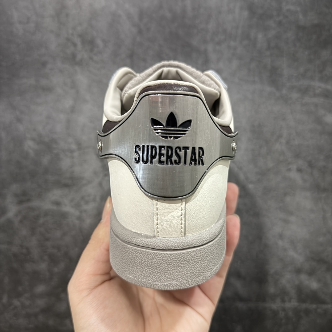 图片[4]-【公司级】AD Originals Superstar 经典贝壳头休闲板鞋 纯白 B27136 纯原鞋楦 立体LOGO 国内最高工艺 原装超软一体蓝底 头层抗裂牛皮 原厂数据密度鞋带 鞋舌3D高频版 货号：JQ6250 尺码：35 36 36.5 37 38 38.5 39 40 40.5 41 42 42.5 43 44 44.5 45-选品中心