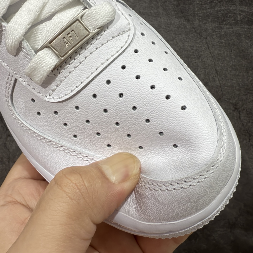 图片[4]-【GX2.0海外版】NK Air Force 1 Low \’07 空军一号低帮经典板鞋 纯白 CW2288-111 顶级空军 原厂皮料 升级版 细节吊打市场其他代号版本 天花板级别 全鞋电脑针车 工整有序 原厂港宝加持完美还原灵魂版型 原盒原配从里到外百分百还原 原厂全头层原厂皮料 原标原盒 内置Sole气垫 中底白色背胶 中底划线 已经无限的接近公司 原厂楦头 原厂刺绣 后跟弧度修正 正确中底四线防伪 尺码：35.5 36 36.5 37.5 38 38.5 39 40 40.5 41 42 42.5 43 44 44.5 45 46 47.5 48.5-选品中心