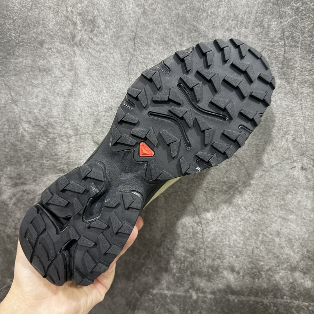 图片[9]-【巅峰版】Salomon 萨洛蒙 XT-4 OG 复古机能跑鞋 黑绿 经典户外产品 将初代XT 系列越野鞋面与重装徒步QUSET 4D中底融合呈现全新产品 鞋面拥有“SENSIFIT QUICKLACE ”双重组合 搭载 代表性的 4D ADVENCED CHASSIS 鞋底底盘 具备稳定 抓地 防护的综合特性 尺码：36 36.5 37.5 38 38.5 39 40 40.5 41 42 42.5 43 44 44.5 45-选品中心