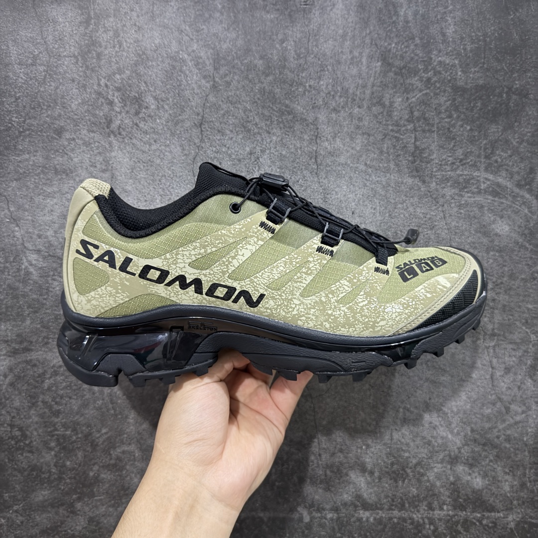 【巅峰版】Salomon 萨洛蒙 XT-4 OG 复古机能跑鞋 黑绿 经典户外产品 将初代XT 系列越野鞋面与重装徒步QUSET 4D中底融合呈现全新产品 鞋面拥有“SENSIFIT QUICKLACE ”双重组合 搭载 代表性的 4D ADVENCED CHASSIS 鞋底底盘 具备稳定 抓地 防护的综合特性 尺码:36 36.5 37.5 38 38.5 39 40 40.5 41 42 42.5 43 44 44.5 45-选品中心