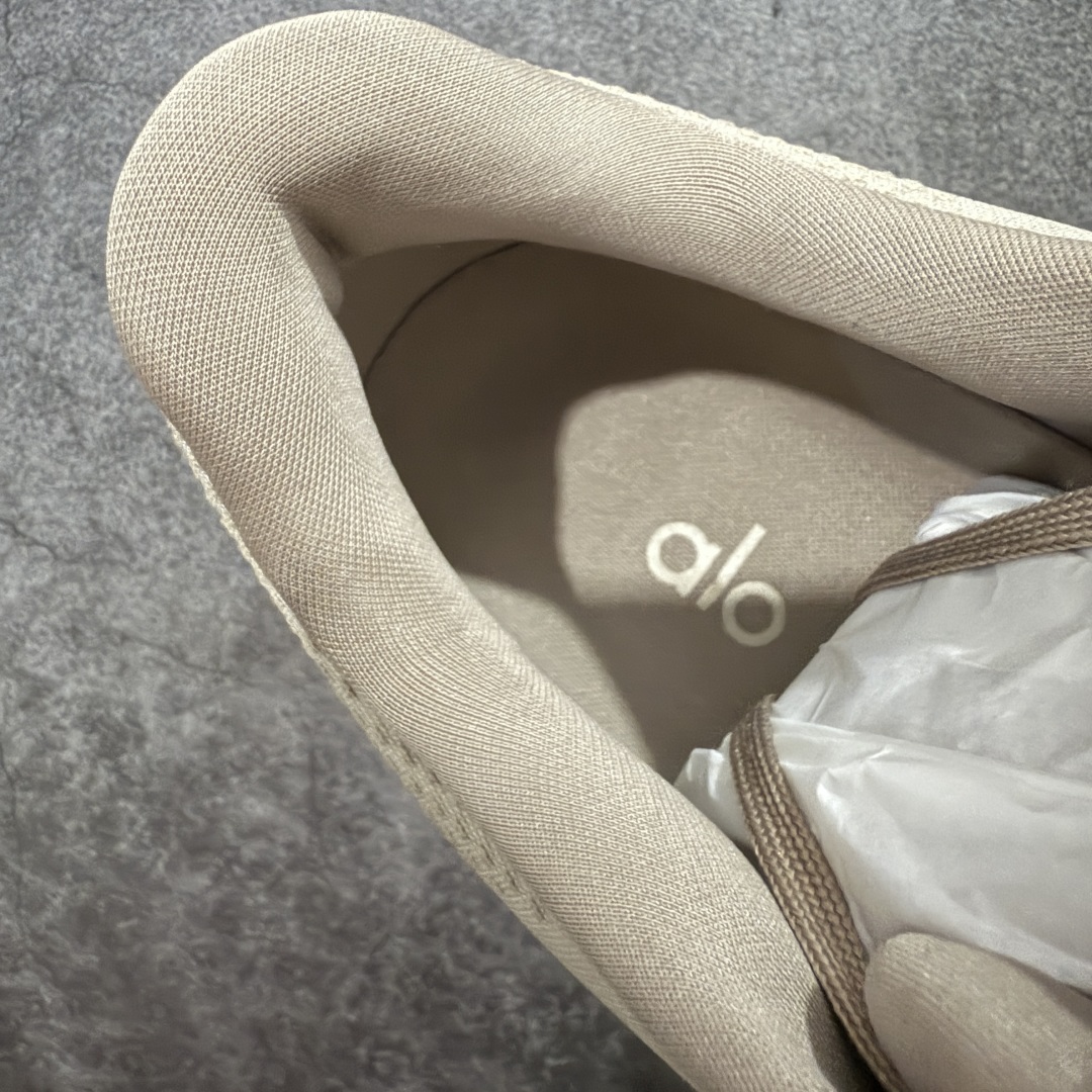 图片[7]-【LW版本】Alo Runner 明星同款 四季常青款增高低帮休闲生活鞋 卡其色  #1：1复刻 细节一步到位 采用增高4CM防滑耐磨鞋底 随意搭配的都好看的鞋子  尺码：36 37 38 39 40 41 42 43 44 45-选品中心