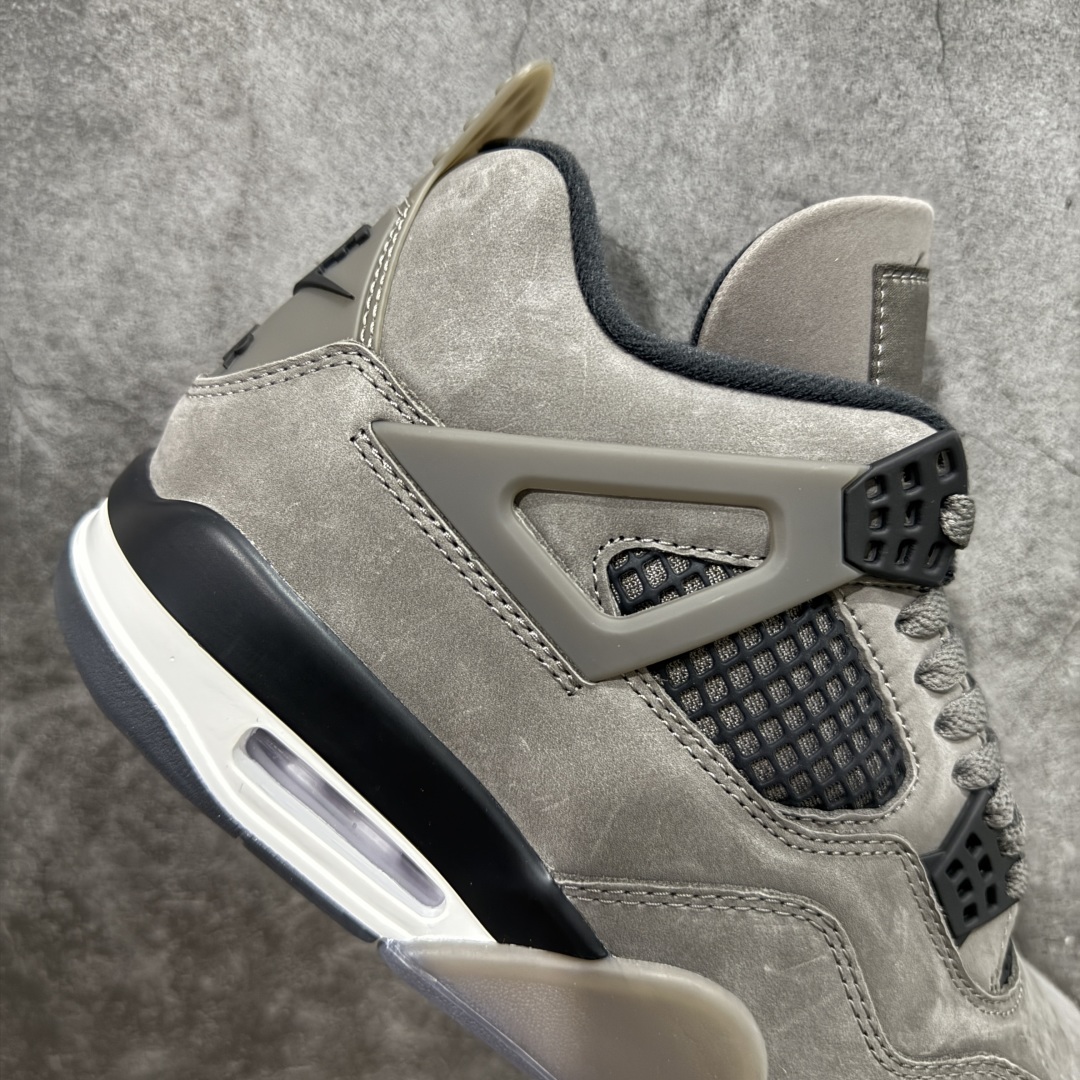 图片[7]-【OG纯原】Air Jordan AJ4 Ship “Cave Stone”摩卡棕色 FV5029-200 圈内最强四代 耗时半年巨作 全套原纸板楦头开发 原厂特供皮料加持 确保原汁原味 完美呈现四代版型 一比一鞋头弧度高度鞋身弧度 数据细节工艺流程均保持原鞋一致 原厂TPU网格鞋带扣 正确内里网布 菱角分明不变形无多余毛边 柔软性质感一致于原鞋 市场唯一原厂鞋扣模具 背面可见隐藏注塑口 原厂织唛标 原厂飞人电绣工艺 尾指中部跳三针 独家绑鞋带手法 印刷中底布 四线拉帮 米色美纹纸贴合固定 进口港宝加持 后跟自然饱满 全鞋荧光划线卡点 追求极致完美 每一双都是工艺品 多重QC质检 超越公司货的品控标准 实实在在的免检产品 尺码：40 40.5 41 42 42.5 43 44 44.5 45 46 47.5-选品中心