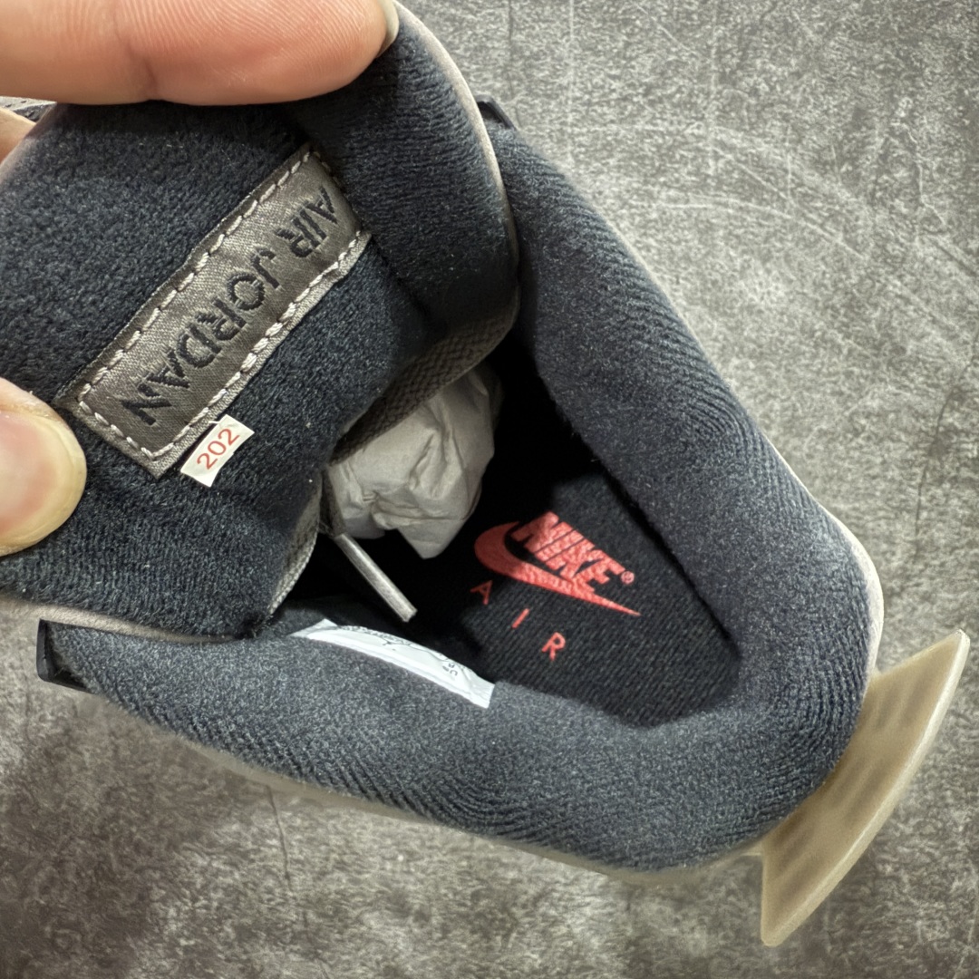 图片[7]-【OG纯原】Air Jordan AJ4 Ship “Cave Stone”摩卡棕色 FV5029-200 圈内最强四代 耗时半年巨作 全套原纸板楦头开发 原厂特供皮料加持 确保原汁原味 完美呈现四代版型 一比一鞋头弧度高度鞋身弧度 数据细节工艺流程均保持原鞋一致 原厂TPU网格鞋带扣 正确内里网布 菱角分明不变形无多余毛边 柔软性质感一致于原鞋 市场唯一原厂鞋扣模具 背面可见隐藏注塑口 原厂织唛标 原厂飞人电绣工艺 尾指中部跳三针 独家绑鞋带手法 印刷中底布 四线拉帮 米色美纹纸贴合固定 进口港宝加持 后跟自然饱满 全鞋荧光划线卡点 追求极致完美 每一双都是工艺品 多重QC质检 超越公司货的品控标准 实实在在的免检产品 尺码：40 40.5 41 42 42.5 43 44 44.5 45 46 47.5-选品中心