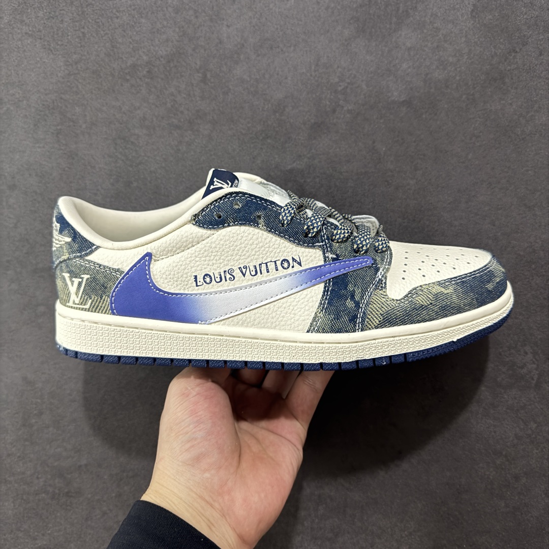 【定制版】Travis Scott x Jordan 1 Low LV联名-沁蓝牛仔 倒勾低帮休闲版本 原厂全头层皮 大厂纯原品质出货 纯正版型 定制鞋盒 皮料切割干净无任何毛边 细节完美 超高清洁度 货号:XQ1979-002 尺码:36 36.5 37.5 38 38.5 39 40 40.5 41 42 42.5 43 44 44.5 45 编码:HXSB330340-选品中心