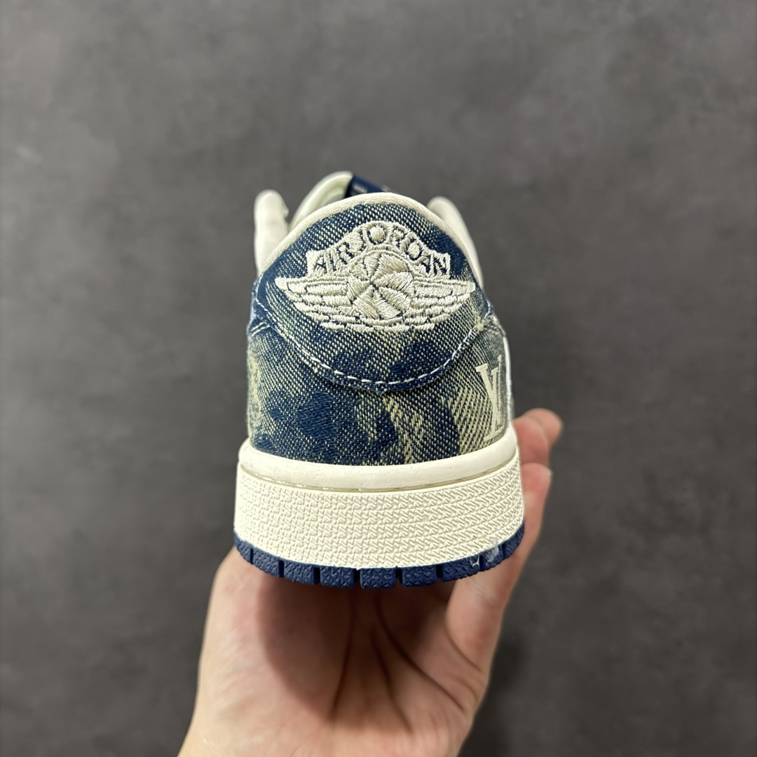 280 定制版 Travis Scott x Jordan 1 Low LV联名-沁蓝牛仔 倒勾低帮休闲版本 XQ1979-002-Chinese UA Cheap High Quatity Brand Clothes Bags handbags Sneakers wholesale wholesaler seller from China Factory suppliers Fashion Clothing Shoes best Quality Beautiful Price 280 定制版 Travis Scott x Jordan 1 Low LV联名-沁蓝牛仔 倒勾低帮休闲版本 XQ1979-002