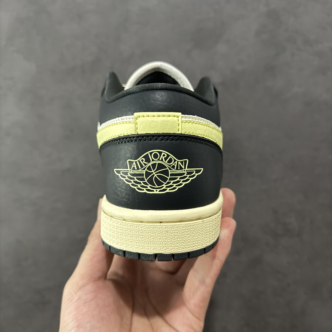 图片[4]-【K版】Air Jordan AJ1 Low 低帮 黑白黄 HQ3009-003 全新流水线出品 市场第二梯队最强版 全部原鞋开发 原楦原纸板开发 全鞋电脑针车 原厂内置全掌气垫 原盒内在原标 唯一Zp原版鞋带绑法 免检产品 全新2022版型 全头层皮料 完美零毛边处理 原厂配置全掌气垫 价格定位良心 新配色陆续出货 尺码：36 36.5 37.5 38 38.5 39 40 40.5 41 42 42.5 43 44 44.5 45 46-选品中心