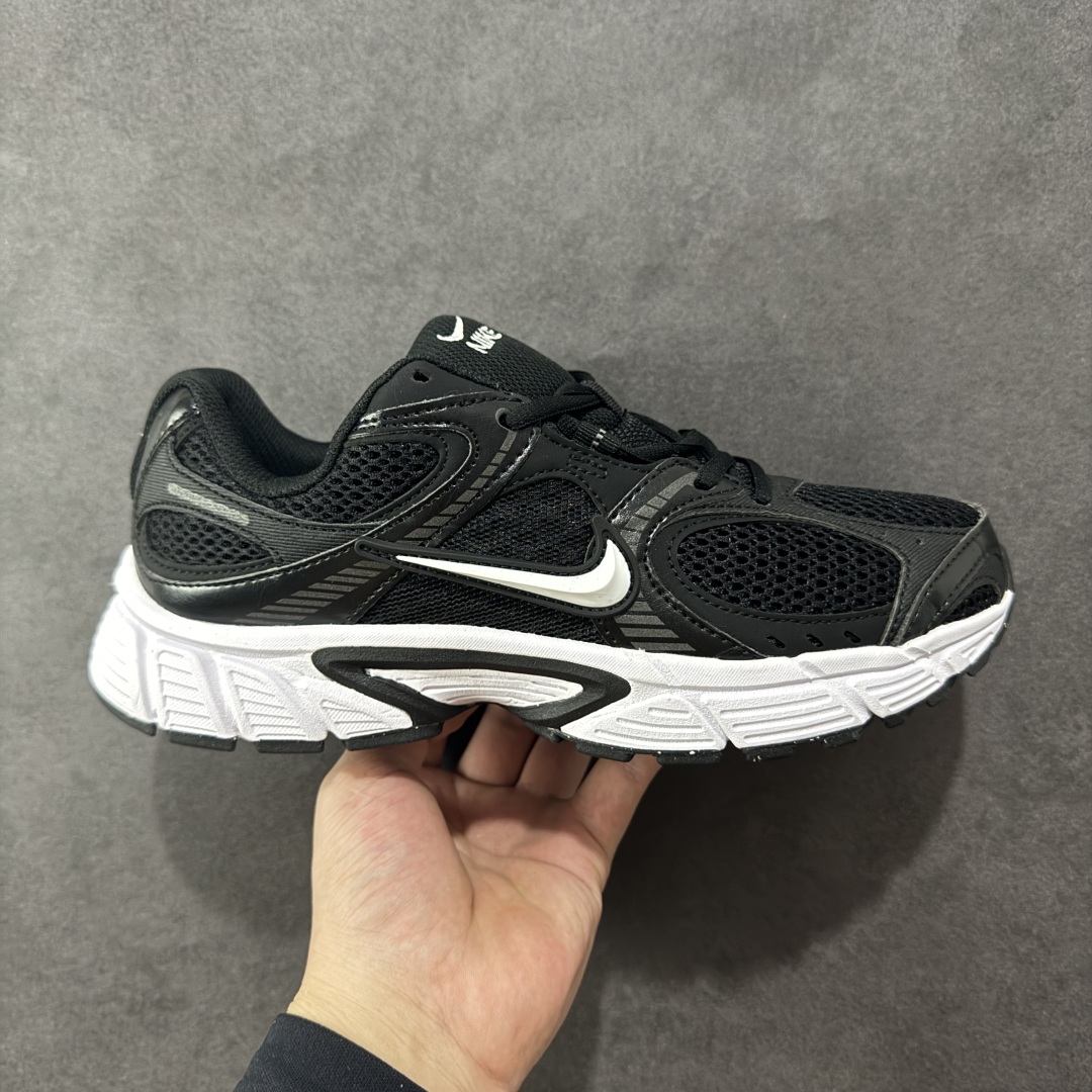 【公司级】NK V5 RNR 舒适百搭跑步鞋 融合了复古与现代设计元素,轻量化设计,鞋面采用透气网眼材料,搭配轻质泡沫中底,缓震舒适,适合日常通勤或轻量级徒步,可以满足日常穿搭的同时,还兼容户外徒步功能 货号:HJ5228-008 尺码:36-45 编码:LDSB210220-选品中心