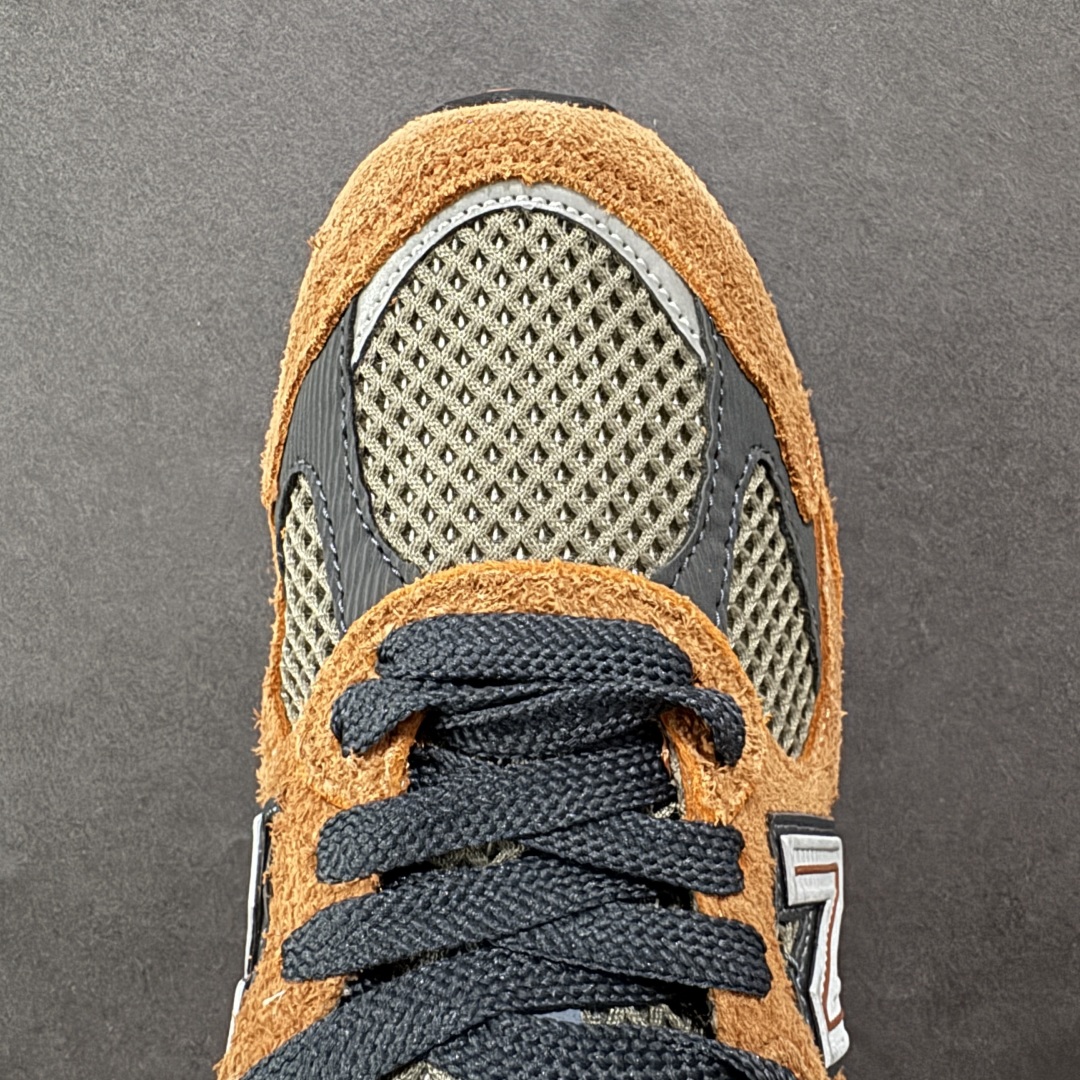 图片[8]-【公司级】New Balance 2010系列 新百伦 复古老爹风网布跑步休闲运动鞋 新百伦经典配色 沿袭了面世之初的经典科技 以ENCAP中底配以升级版 N-ERGY缓震物料 鞋面则采用特色的柔软麂皮搭以NewBalance经典的尼龙网布 低调中还原跑鞋本真 更年轻化的设计理念与材质 让新世代青年得以用全新视角体验经典鞋款的传奇魅力 货号：U2010NB2 尺码：36 37 37.5 38 38.5 39.5 40 40.5 41.5 42 42.5 43 44 45 编码：FSB240250-选品中心