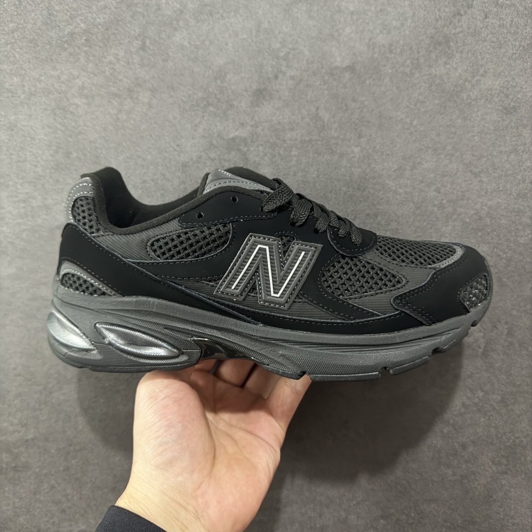 【公司级】New Balance 2010系列 新百伦 复古老爹风网布跑步休闲运动鞋 新百伦经典配色 沿袭了面世之初的经典科技 以ENCAP中底配以升级版 N-ERGY缓震物料 鞋面则采用特色的柔软麂皮搭以NewBalance经典的尼龙网布 低调中还原跑鞋本真 更年轻化的设计理念与材质 让新世代青年得以用全新视角体验经典鞋款的传奇魅力 货号:U2010NB4 尺码:36 37 37.5 38 38.5 39.5 40 40.5 41.5 42 42.5 43 44 45 编码:FSB240250-选品中心
