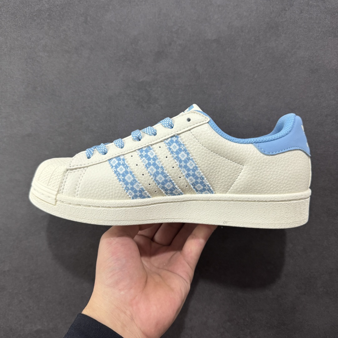 图片[2]-【定制版】Louis Vuitton x Ad Superstar 定制配色 Lv联名 三叶草低帮休闲百搭贝壳头板鞋 AD8014 公司级版本 大厂流水作业生产 超高清洁度 皮料切割干净无任何毛边 细节完美   尺码：36 36.5 37 38 38.5 39 40 40.5 41 42 42.5 43 44 44.5 45-选品中心