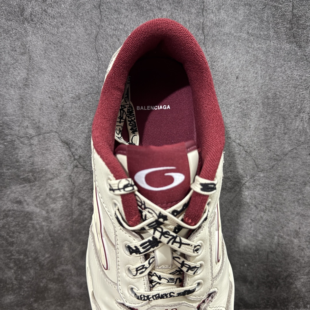 图片[8]-【XA纯原版】Balenciaga Hamptons Worn-Out 巴黎世家十八18代 涤纶（聚酯纤维）牛皮革 圆头系带 低帮 生活休闲鞋板鞋 全套原纸板楦头开发 最原汁原味的灵魂版型 全鞋荧光划线卡点 胶水把控整洁度追求极致完美 每一双都是工艺品 多重QC质检 超越公司货的品控标准 实实在在的免检产品 原盒原配 正确字体电绣 粗细、位置、大小正确 侧边TPU 透气孔匹配意产原版 正确分离大底 TPU软底 原版一致大底LOGO 立体感十足 原厂皮料水洗做旧 采购原厂网纱 偏大一码 尺码：35 36 37 38 39 40 41 42 43 44 45 46-选品中心