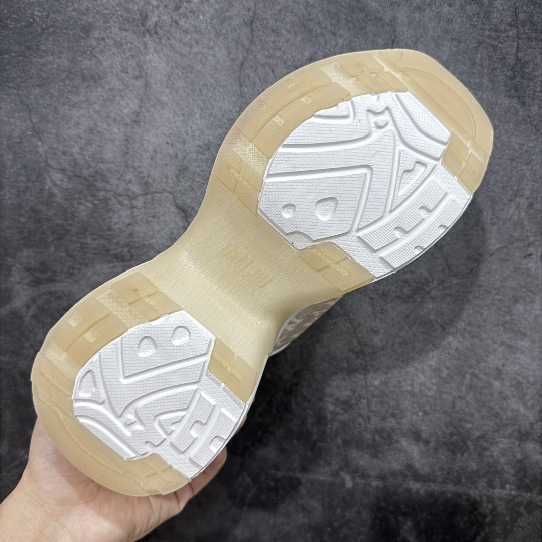 图片[9]-【纯原版】MLB Winner Chunky 25新款 NY百搭舒适休闲潮流运动厚底增高 防滑耐磨 低帮 老爹鞋白粉色 潮流厚底时尚街头赛博老爹鞋 MLB官方同步出货 虞书欣等众多潮流明星同款 高弹双层MD大底 原楦原档案数据开发版型（完美鞋头弧度/后套收口效果🆚市面文案版本‼️） 原厂立体填充鞋舌海绵 中底注胶孔原数据开发模具大底原厂转印标市面上唯一纯原版本 原材料打造 内增高6cm 原厂1：1模具开发 原厂进口纳米材质 原厂 全套手提袋 原盒雷射防伪标包装 天猫订单品质 官网尺码：35 36 36.5 37.5 38 38.5 39 40-选品中心