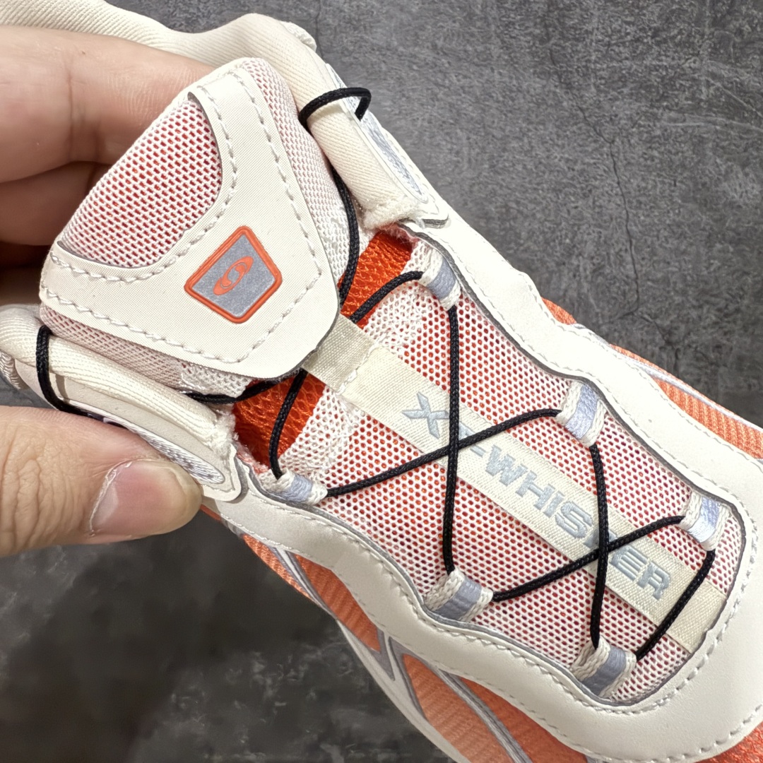 图片[6]-【666版本】SALOMON 萨洛蒙 XT-WHISPER 舒适百搭耐磨轻便低帮 休闲越野训练城市通勤跑步鞋 男女同款 粉橘色 纯原外贸平台特供订单 耗时半年巨作 #全套原纸板楦头开发 #原厂特供网布配套加持 #确保原汁原味 完美呈现版型 #原档数据独家私模五层组合大底 #男女鞋同步官方开发至46 #原装Ortholite轻量化鞋垫 #中底布带钢印编号 原厂TPU锁扣 #进口港宝加持 后跟自然饱满 还原公司包裹性 #鞋面采用SENSIFT贴合技术 #全方位贴合包裹脚型 #鞋跟部鞋底牵引设计 #提供强大的抓地性能 #更适应野外崎岖不平的道路 #基于 SALOMON 初代 XT 鞋身造型并搭载 4D ADVANCED CHASSIS™ 大底打造而成 为这款 XT-WHISPER 带来了多项足部控制与保护等功能性 如在运动过程中控制左右晃动的过程而提高稳定性、改善长途越野过程中足中到足尖的过渡、提高感知岩石的精确度以抵抗尖锐物体对脚底的伤害以及采用动态缓冲来增强穿着舒适感 从而减轻疲劳感 使 XT-WHISPER 成为一双舒适且安全的户外之履 货号：477617 尺码：36 36.5 37.5 38 38.5 39 40 40.5 41 42 42.5 43 44 45 46-选品中心